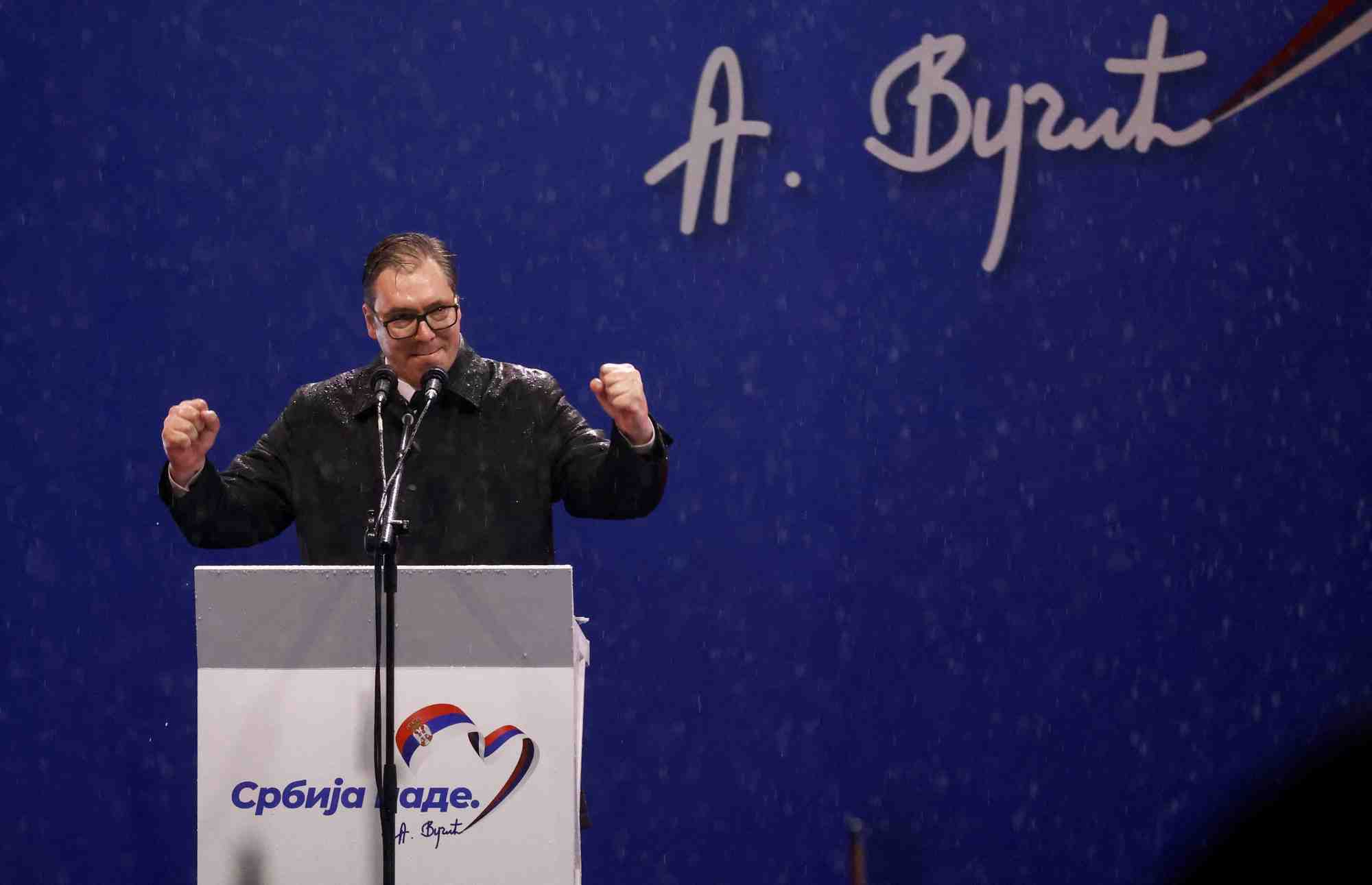Aleksandar vucic lors d'un meeting a belgrade