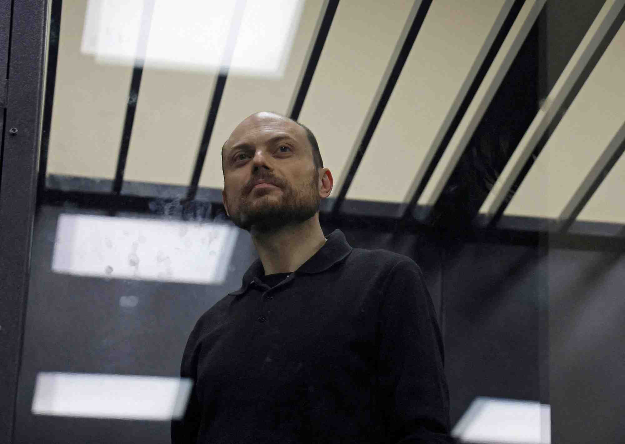 L'opposant russe vladimir kara-mourza, lors d'une audience au tribunal a moscou