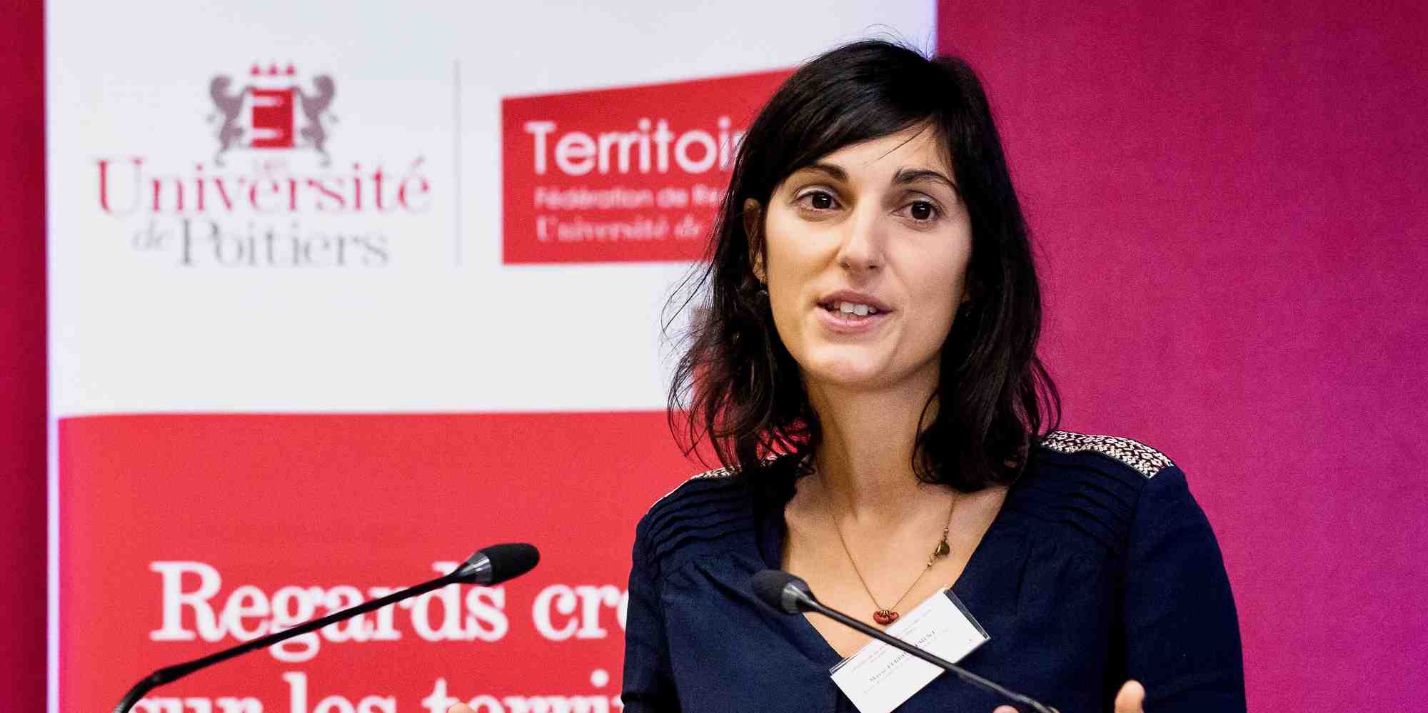 Marie Ferru est professeure des unviersités en géographie à l'Université de Poitiers.