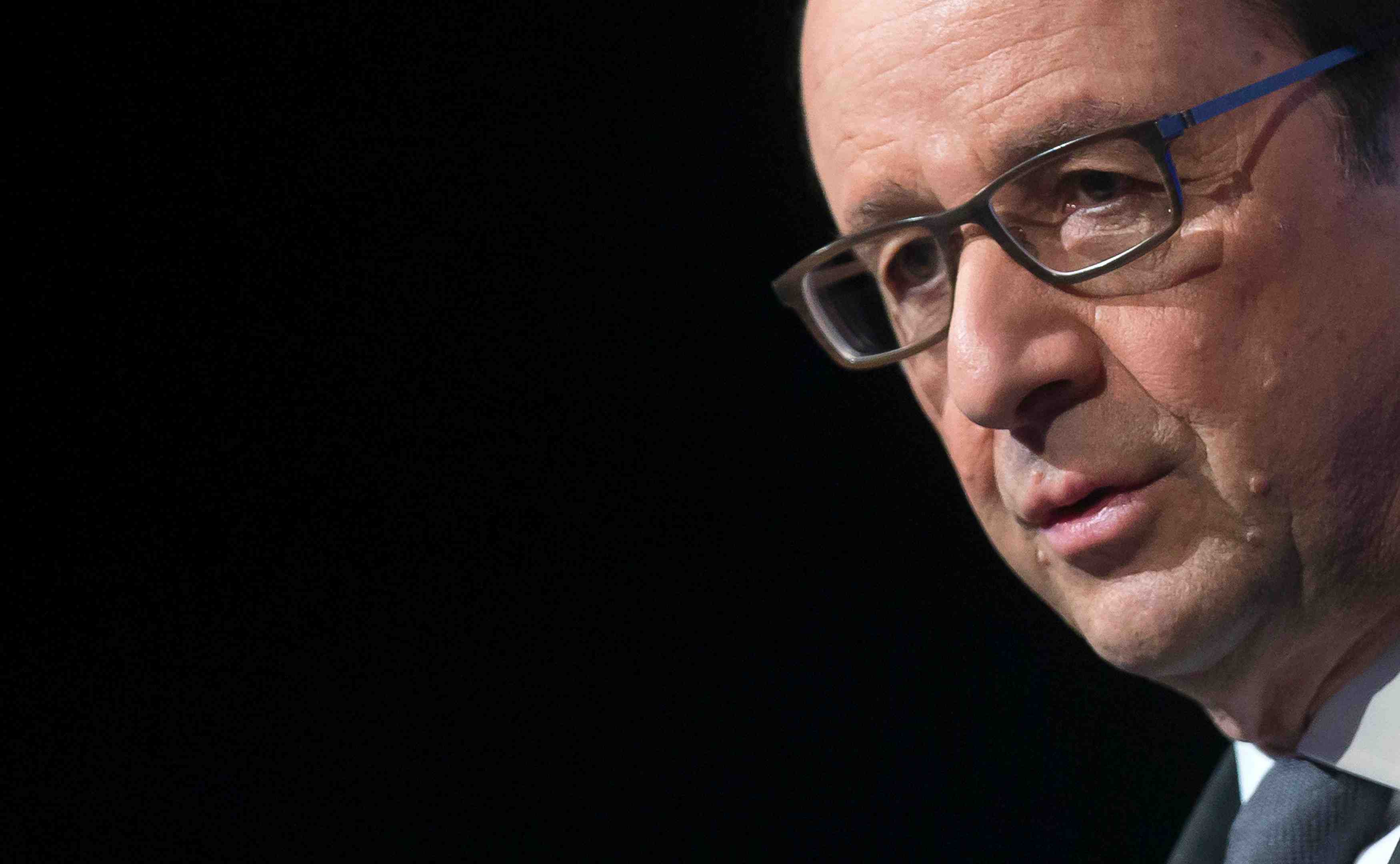 Francois hollande repond aux manifestations a l'etranger en evoquant l'ideal francais