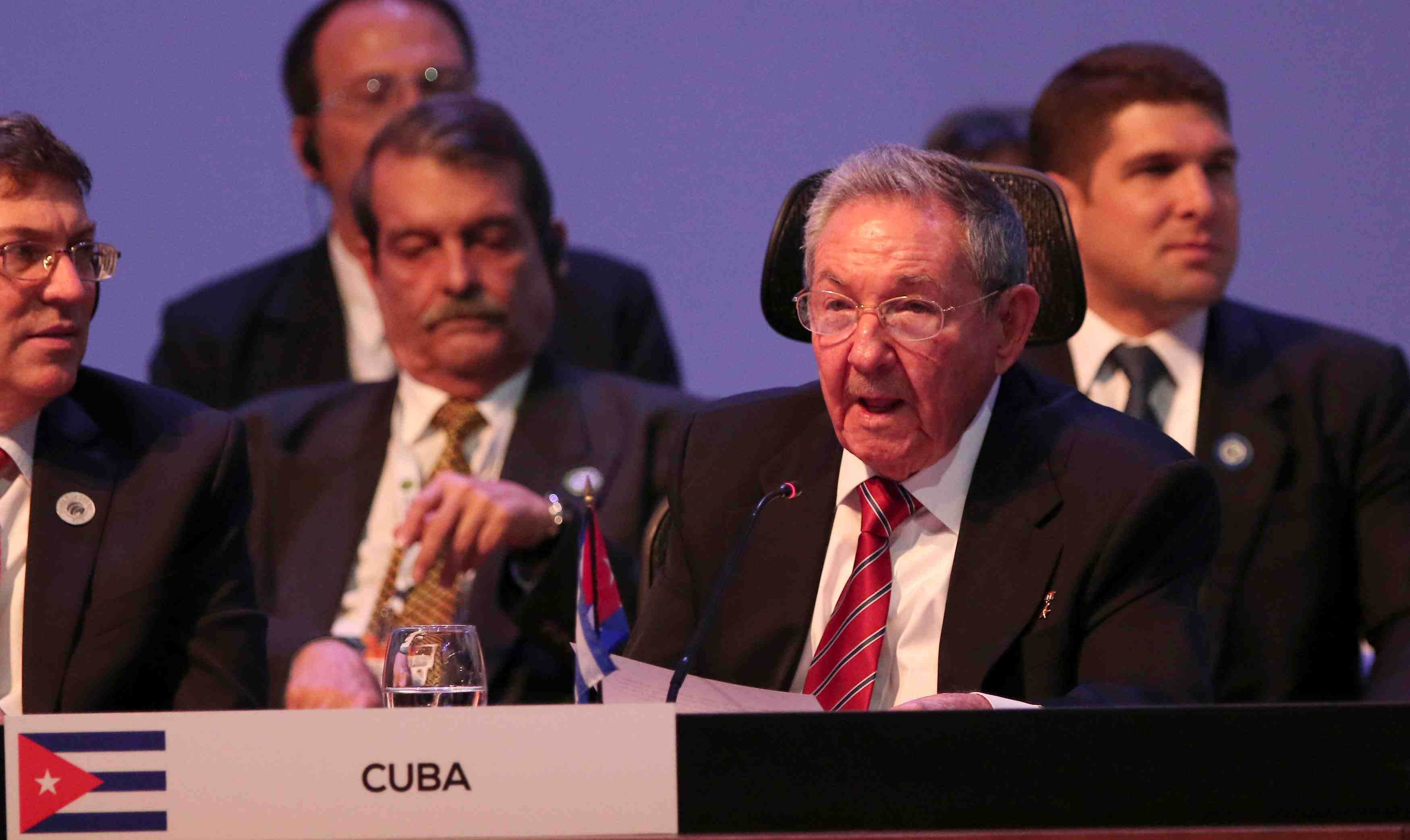 Raul castro invite barack obama a lever par decret l'embargo sur cuba