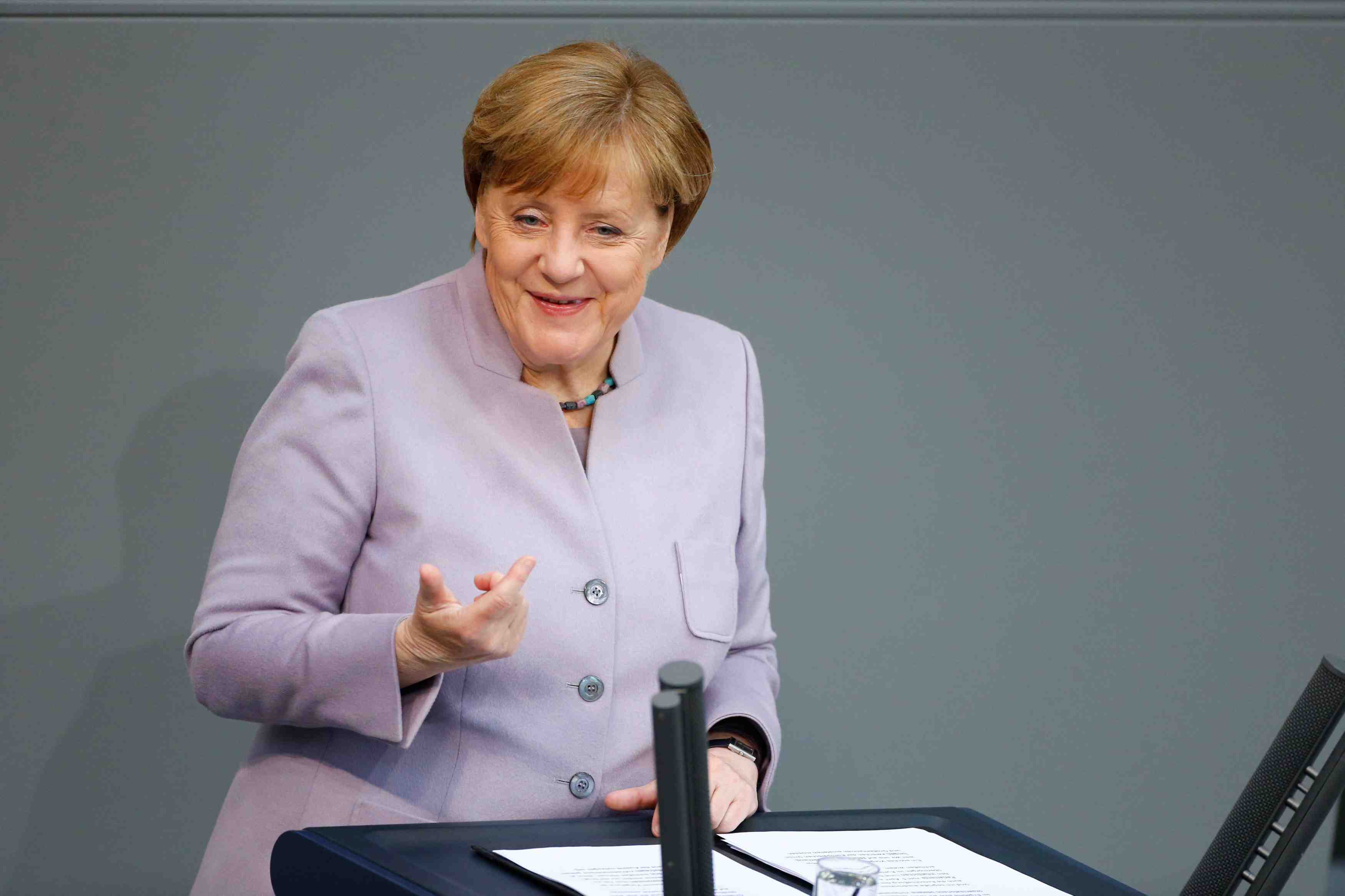 Les priorites de macron avec merkel: securite, economie, social