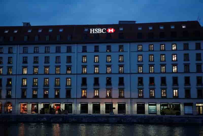 Hsbc: benefice plus que double en 2017 mais en deca du consensus