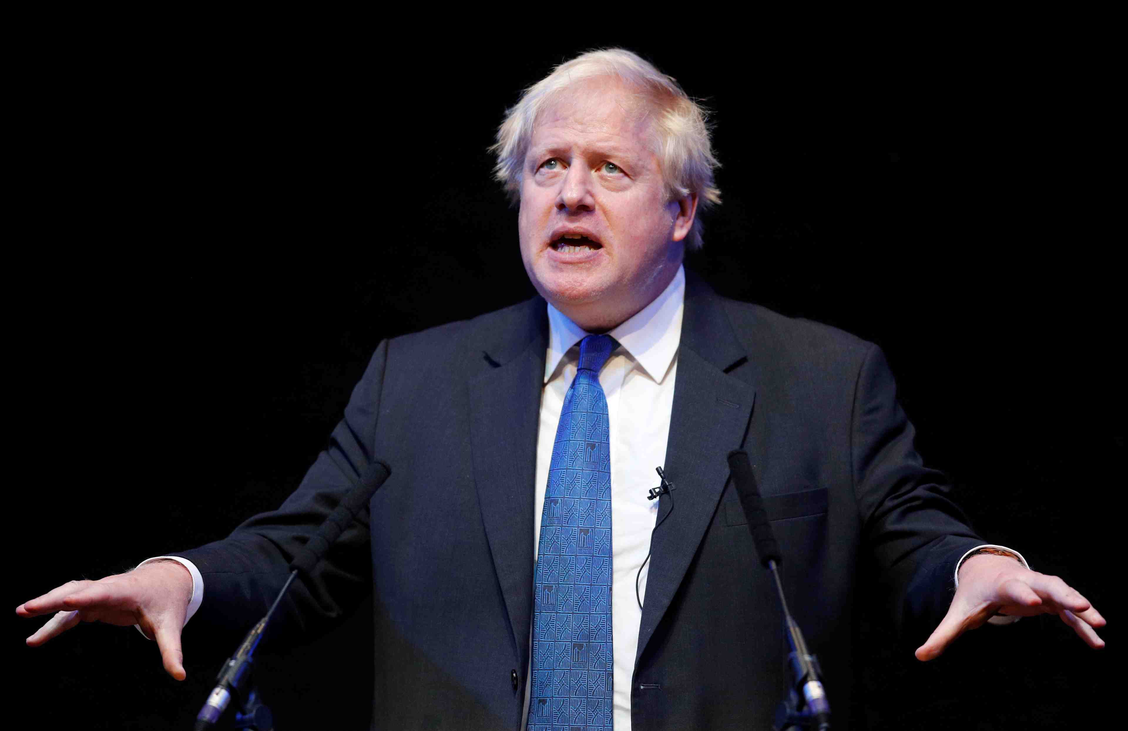 Brexit: boris johnson s'en prend violemment au plan de theresa may