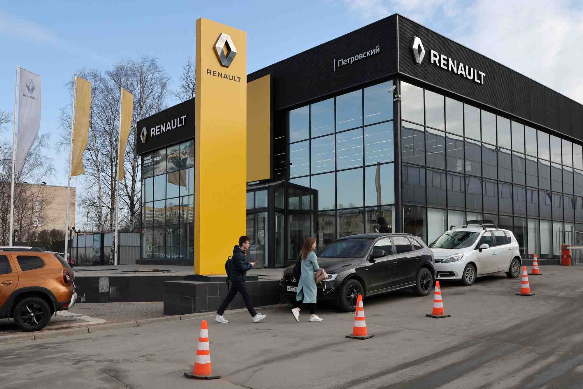Renault annonce la cession de sa filiale en russie et de sa participation dans avtovaz