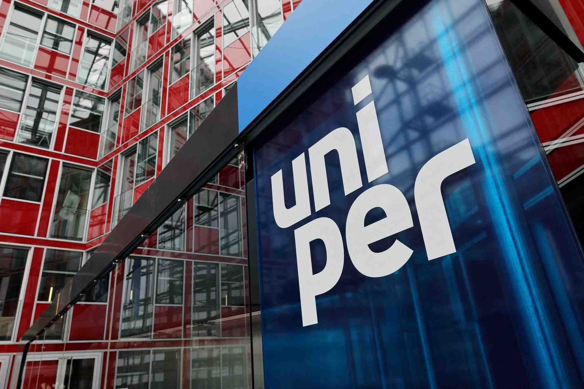 Le logo d'uniper est visible au siege de la societe a dusseldorf, en allemagne