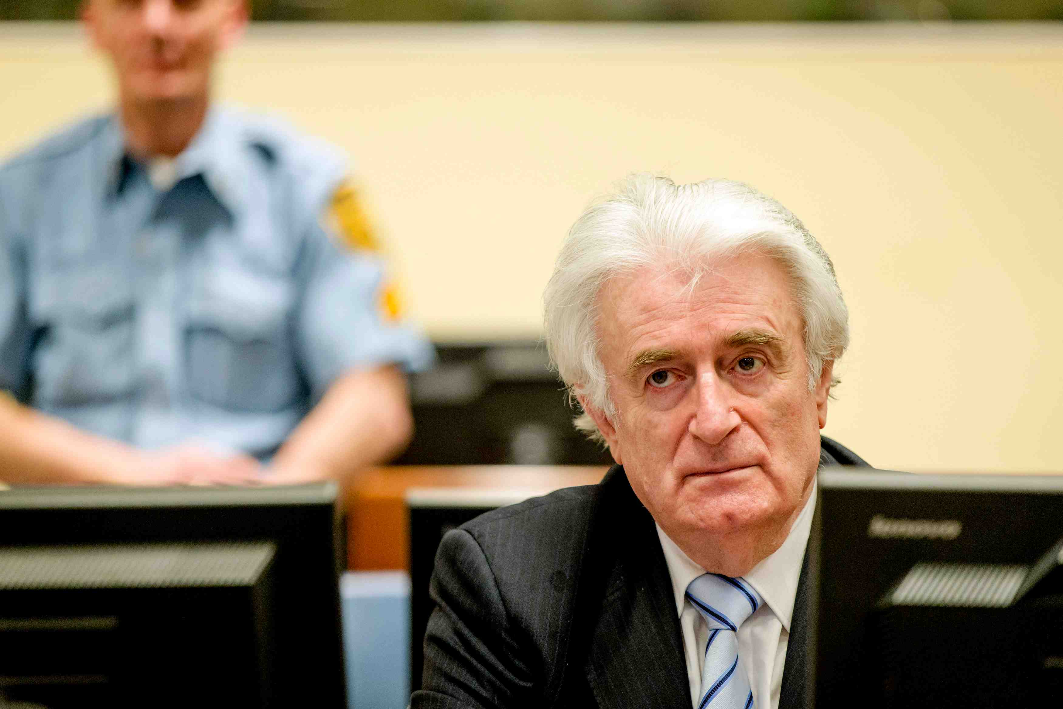 Karadzic juge responsable du siege de sarajevo