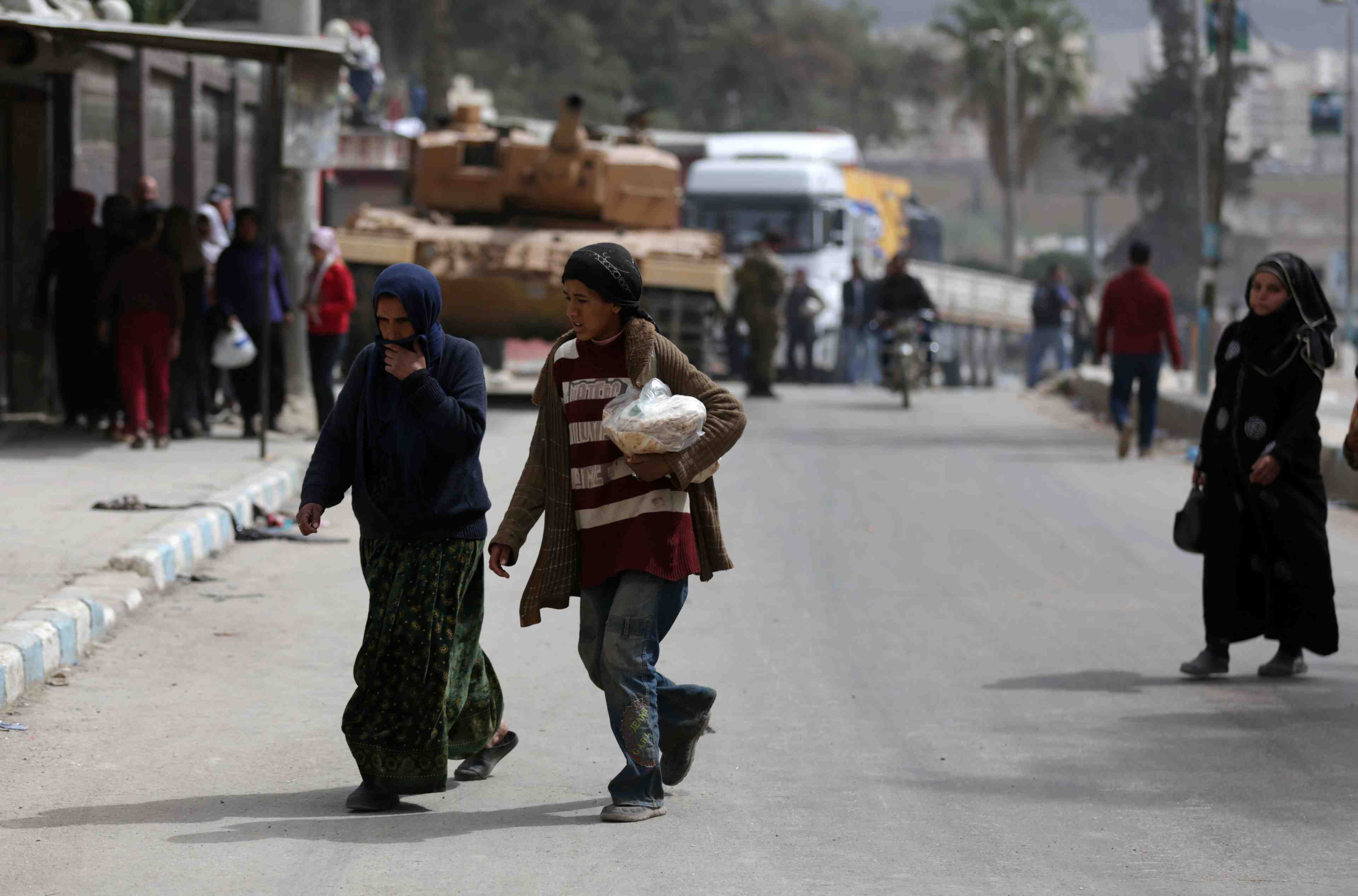 Paris ne prevoit pas d'operation militaire en syrie hors coalition
