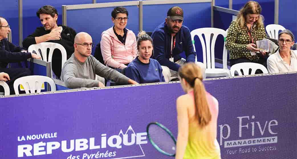 Ivan Ljubicic
et Pauline
Parmentier,
en pleine
observation
dans la tribune
du tournoi des
Petis As à Tarbes,
mercredi.