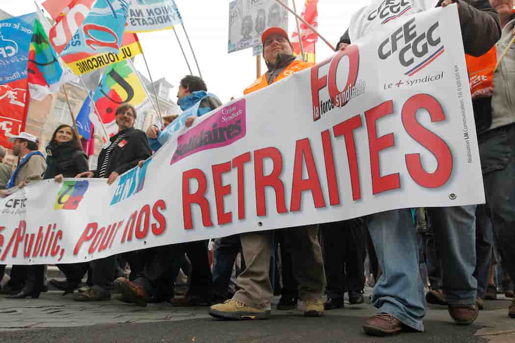 "Avec pour objectif d’instaurer une réforme des retraites sans en faire porter le poids sur les actuels cotisants, la clause des droits acquis génèrera sans aucun doute des difficultés pour les entreprises et rendra beaucoup plus complexe les réformes financières ultérieures" explique l'IPS.