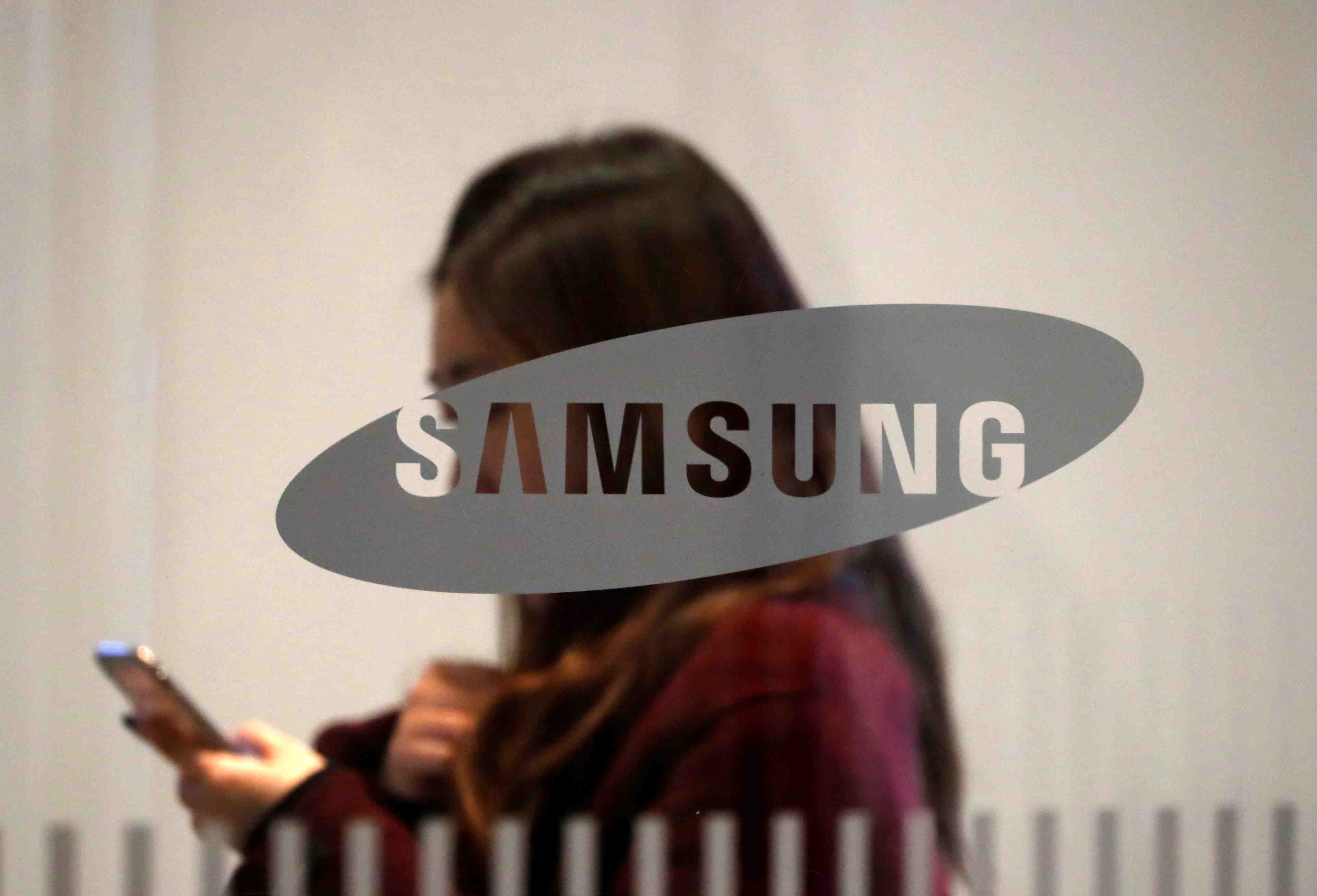 Samsung a l'offensive dans les reseaux face aux problemes de huawei