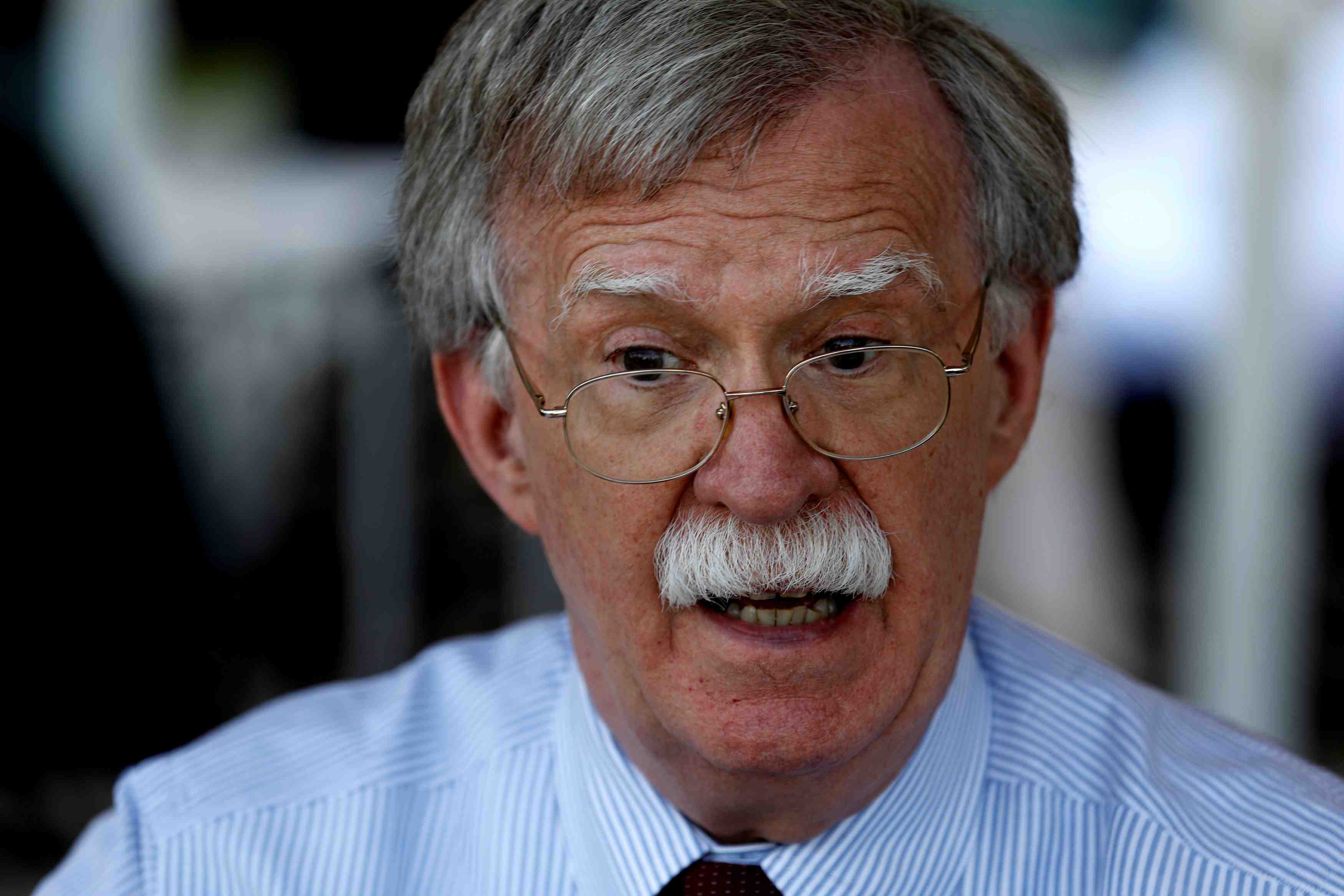 L'europe doit choisir entre l'iran et les etats-unis, dit bolton