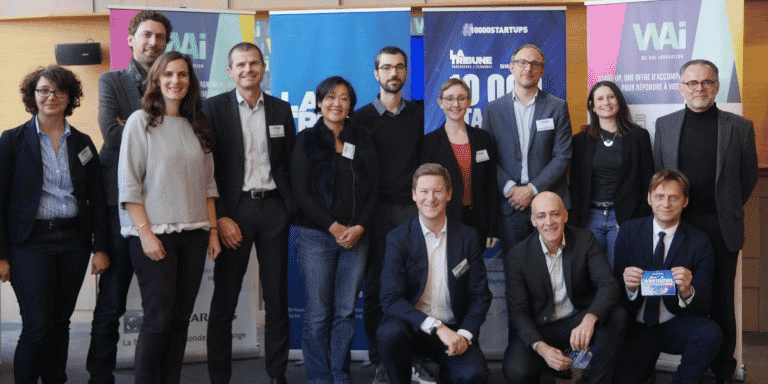 Le jury et les lauréats de l'étape de 10000 startups pour changer le monde à Lyon.