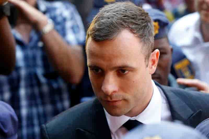 Oscar Pistorius arrive au tribunal pour connaître sa sentence