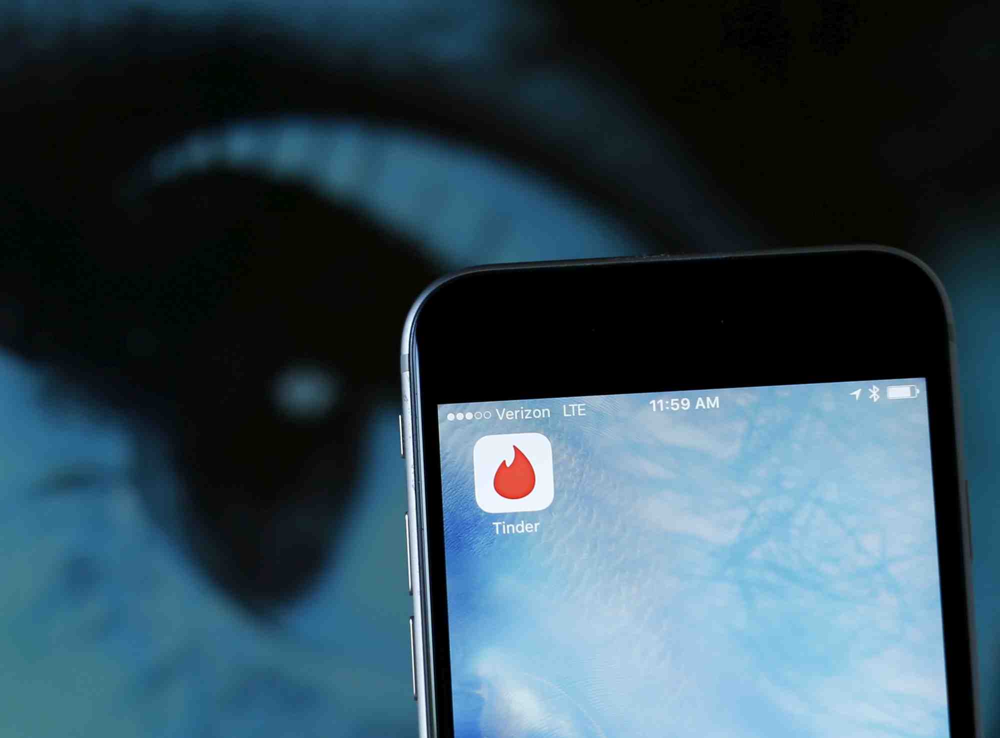 L'application tinder veut offrir davantage de securite aux femmes