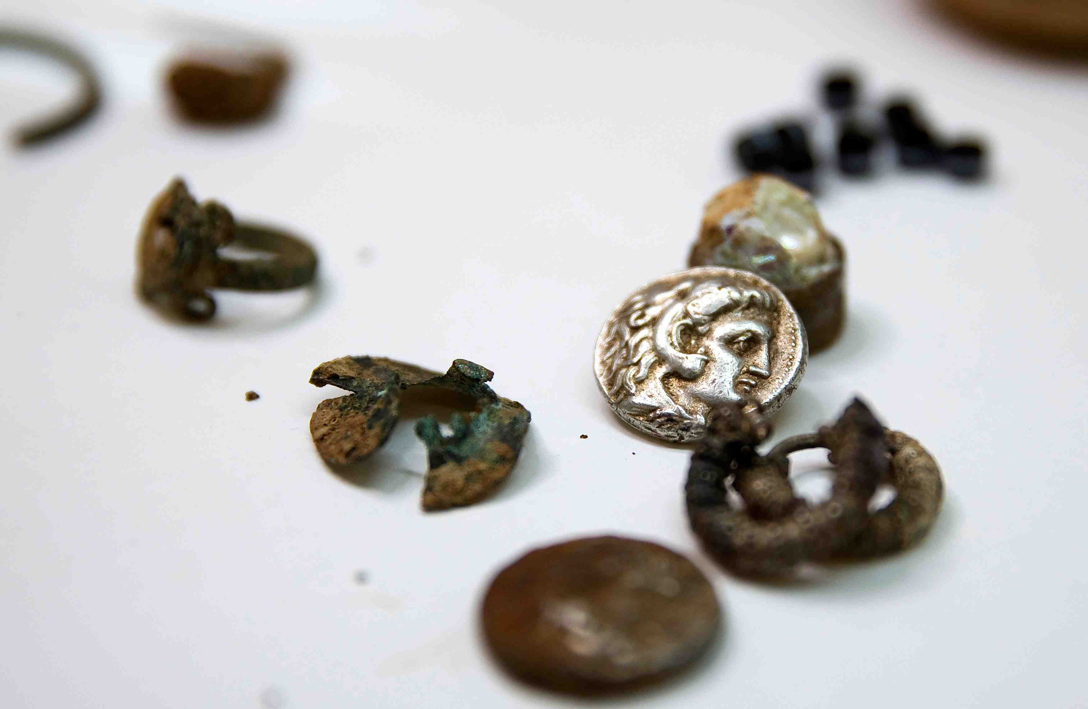 Un tresor datant de l'epoque d'alexandre le grand decouvert en israel