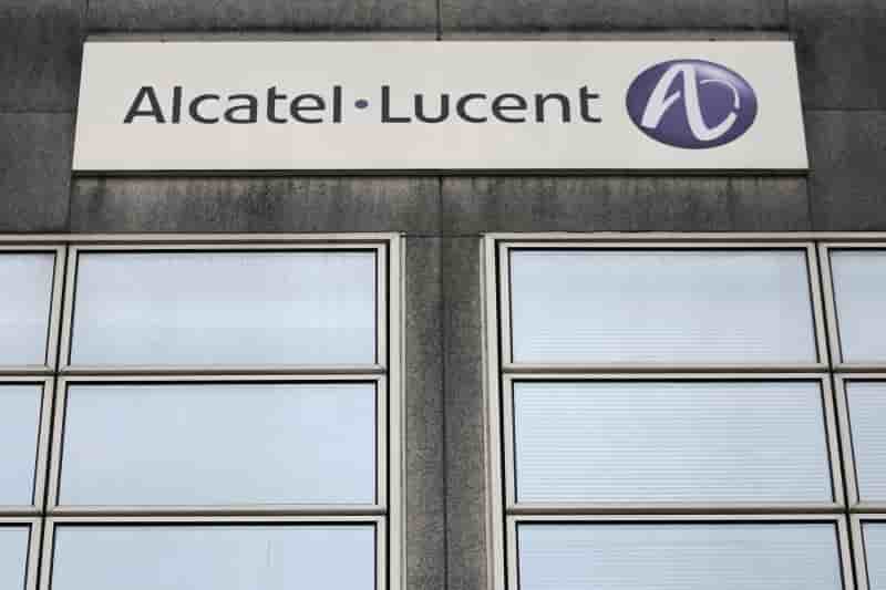 Alcatel-lucent en tete des hausses du cac 40 a la mi-journee