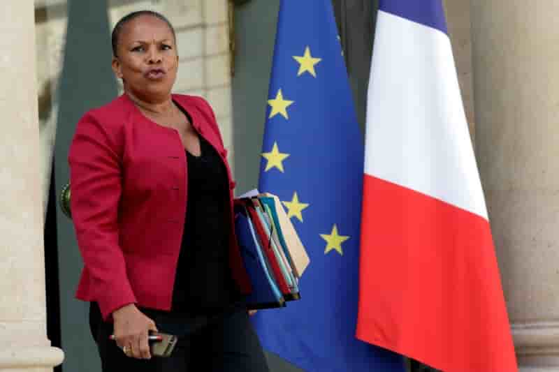 Christiane taubira defend la reforme de l'aide juridictionnelle