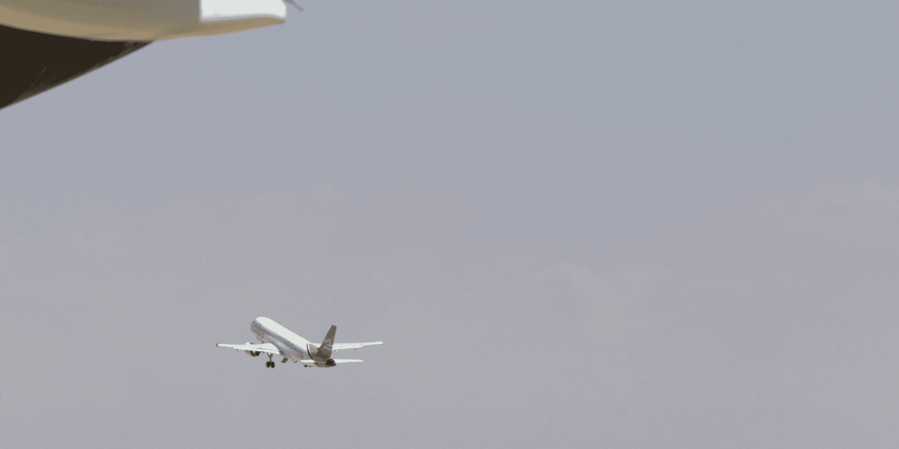 Avion décollage benghazi aéroport