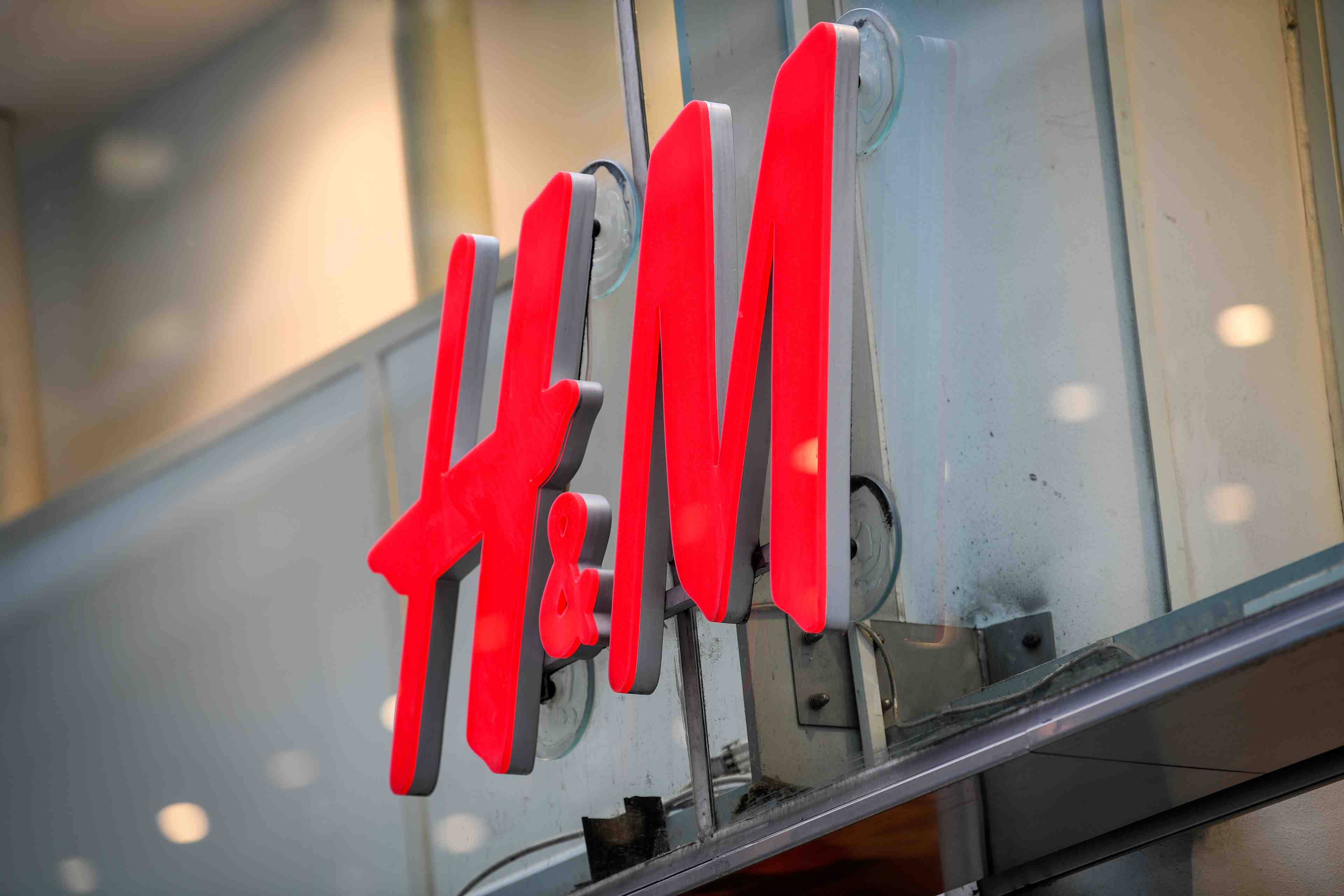 H&m suspend ses commandes en provenance de birmanie