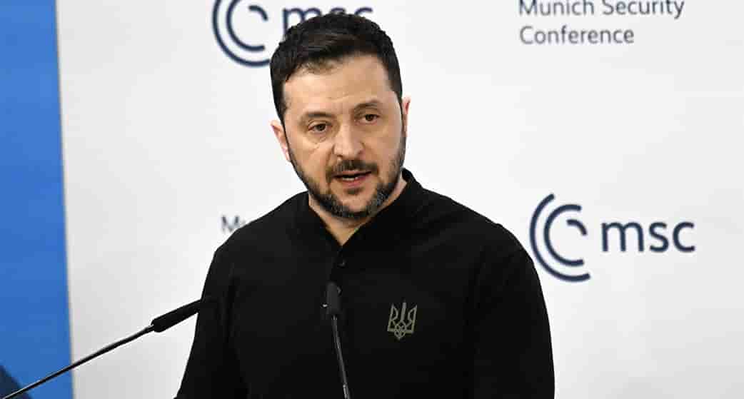 « L'Ukraine risque d'être abandonnée aux ambitions de Poutine (comme la Tchécoslovaquie de 1938-1939, dépouillée par ses voisins, y compris polonais) ». (Le groupe Mars)