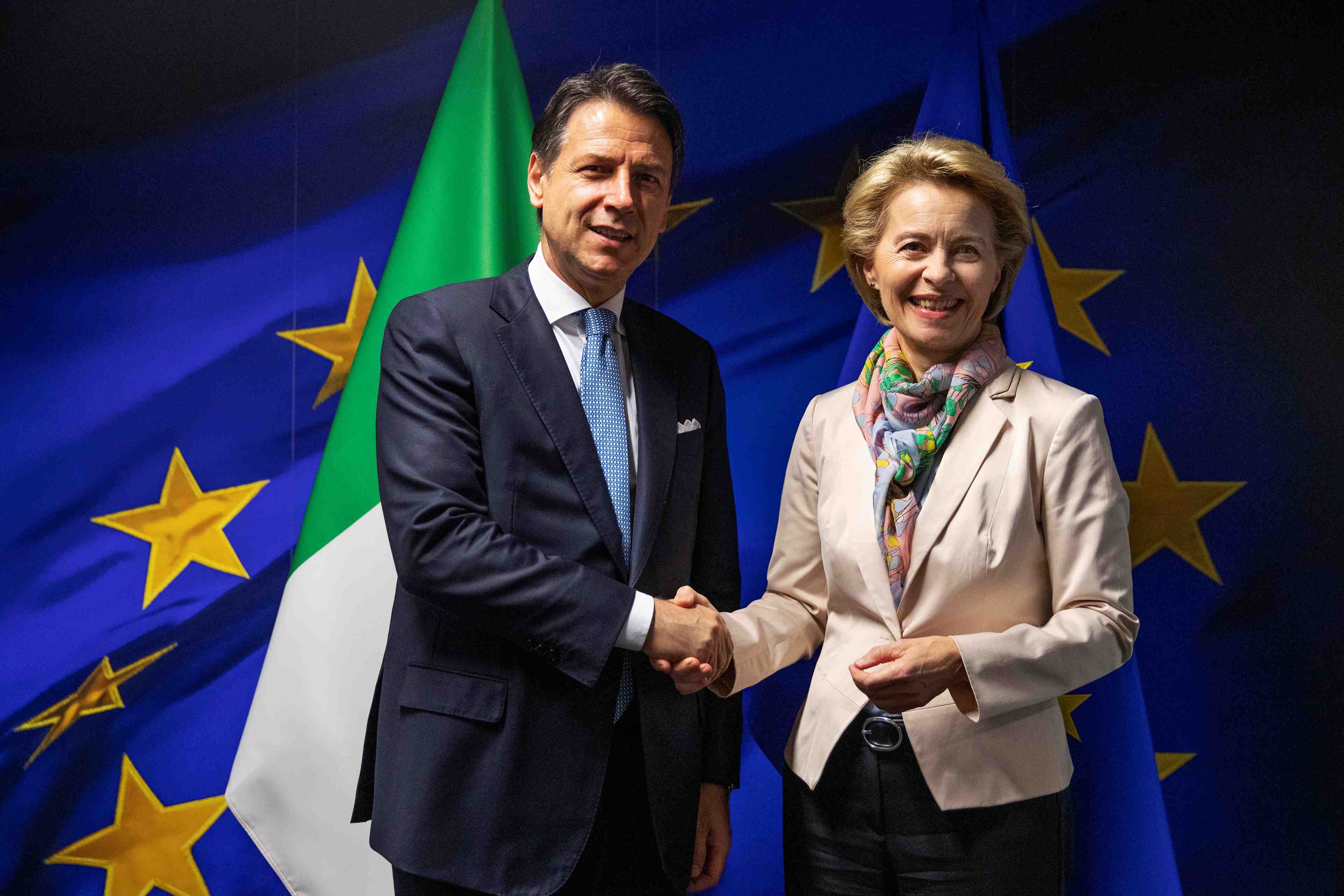 Conte demande a l'ue "un peu de temps" pour reduire sa dette