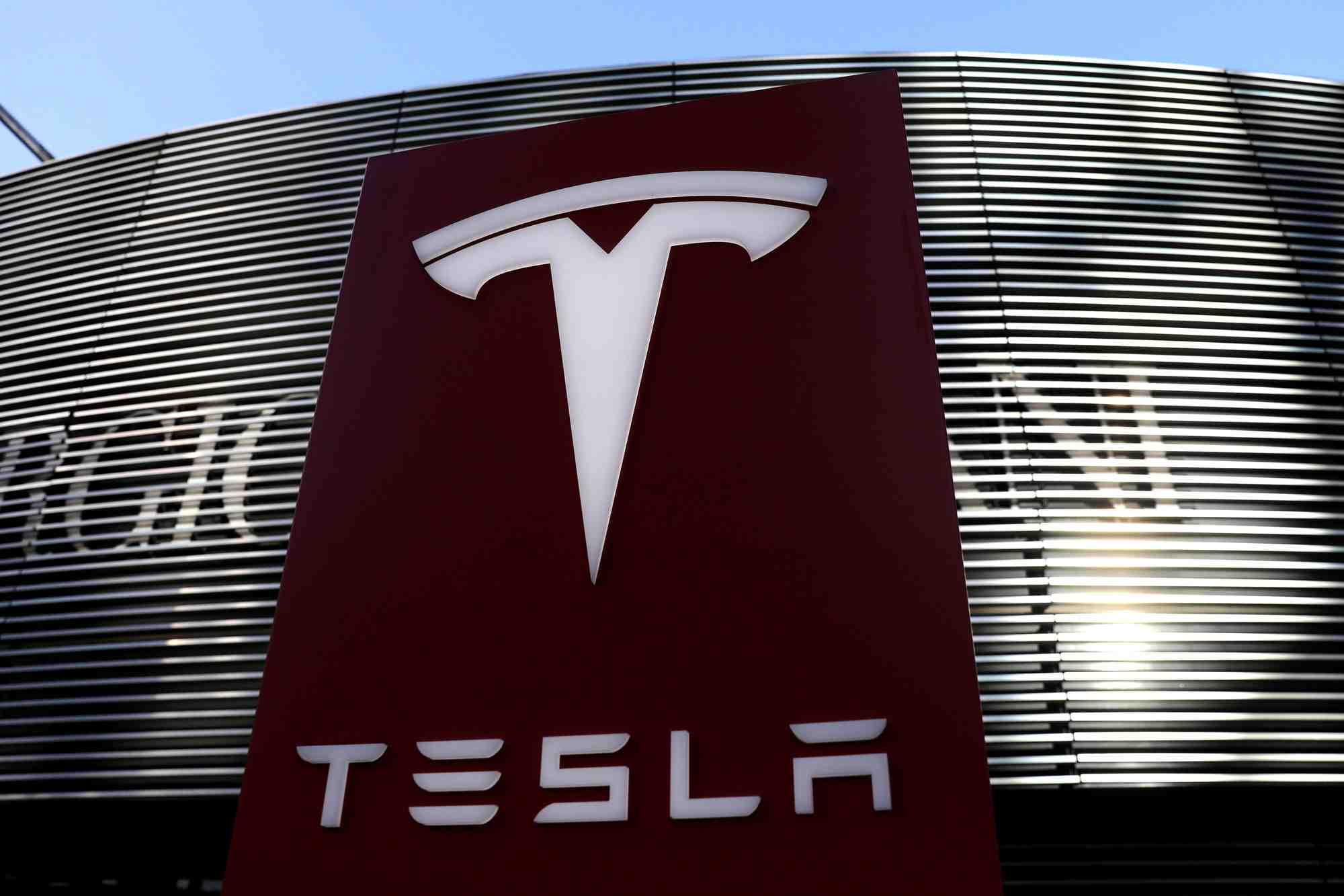 Usa: tesla requis de rappeler 158.000 vehicules pour un probleme d'ecran tactile