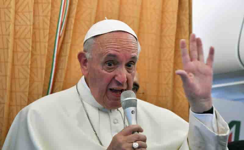 Le pape estime que l'eglise devrait demander pardon aux homosexuels