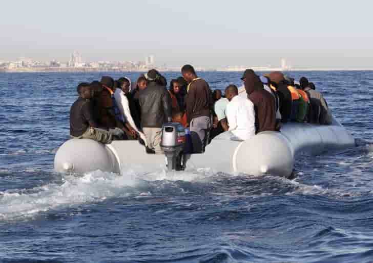 L'onu autorise l'arraisonnement des bateaux de passeurs au large de la libye