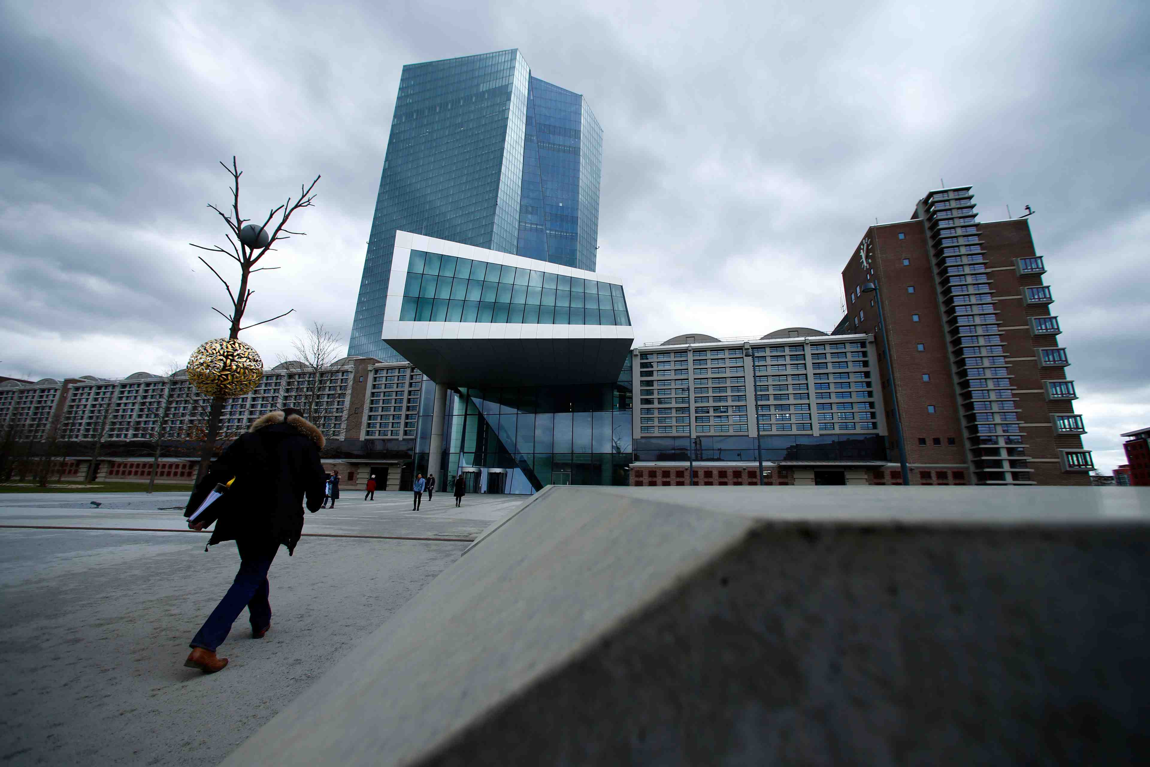 La bce aurait tort de fixer a l'avance la fin du pepp, dit villeroy