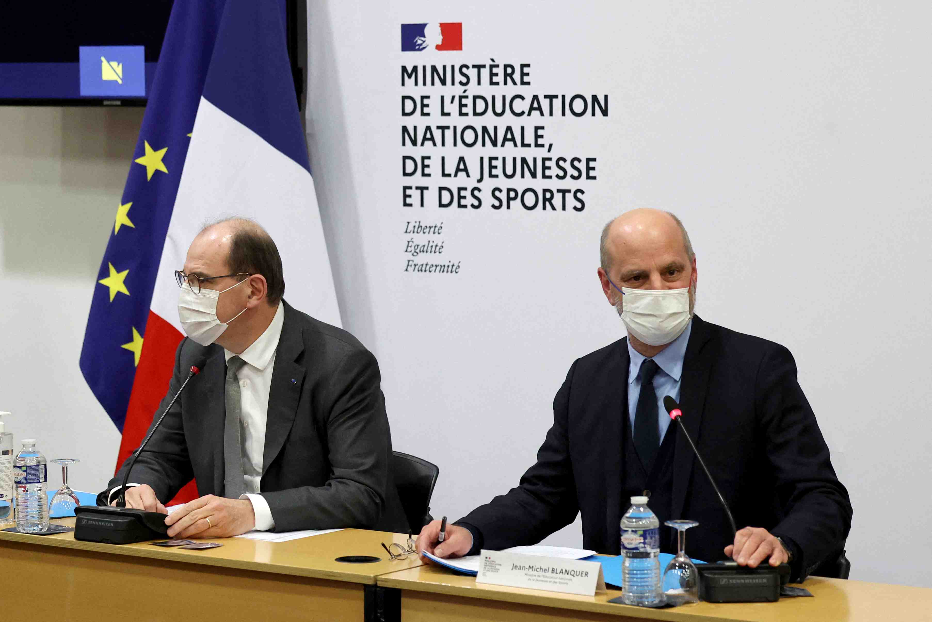 Blanquer annonce des recrutements apres une forte mobilisation enseignante