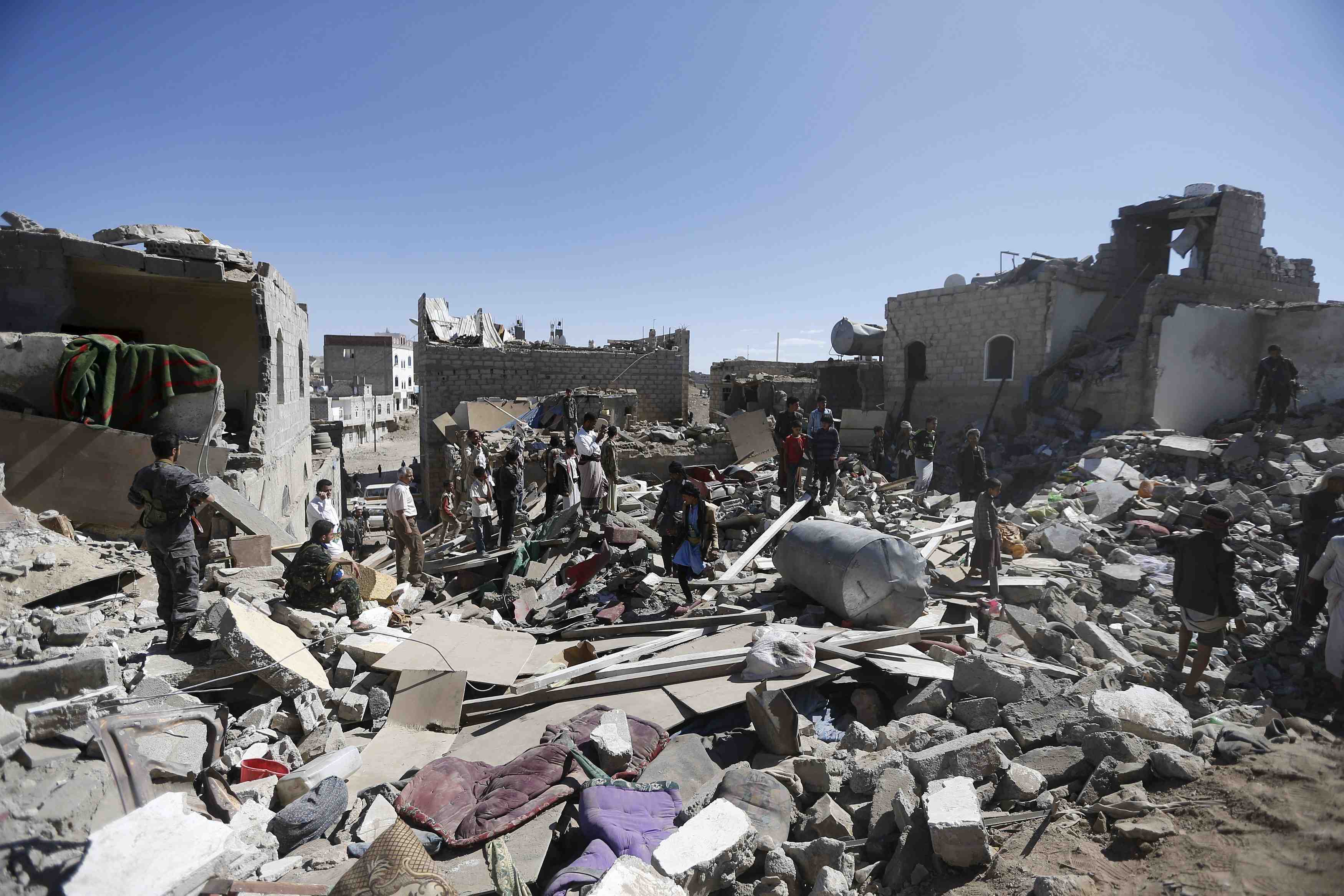 Des civils tues dans le bombardement aerien d'un quartier residentiel a sanaa
