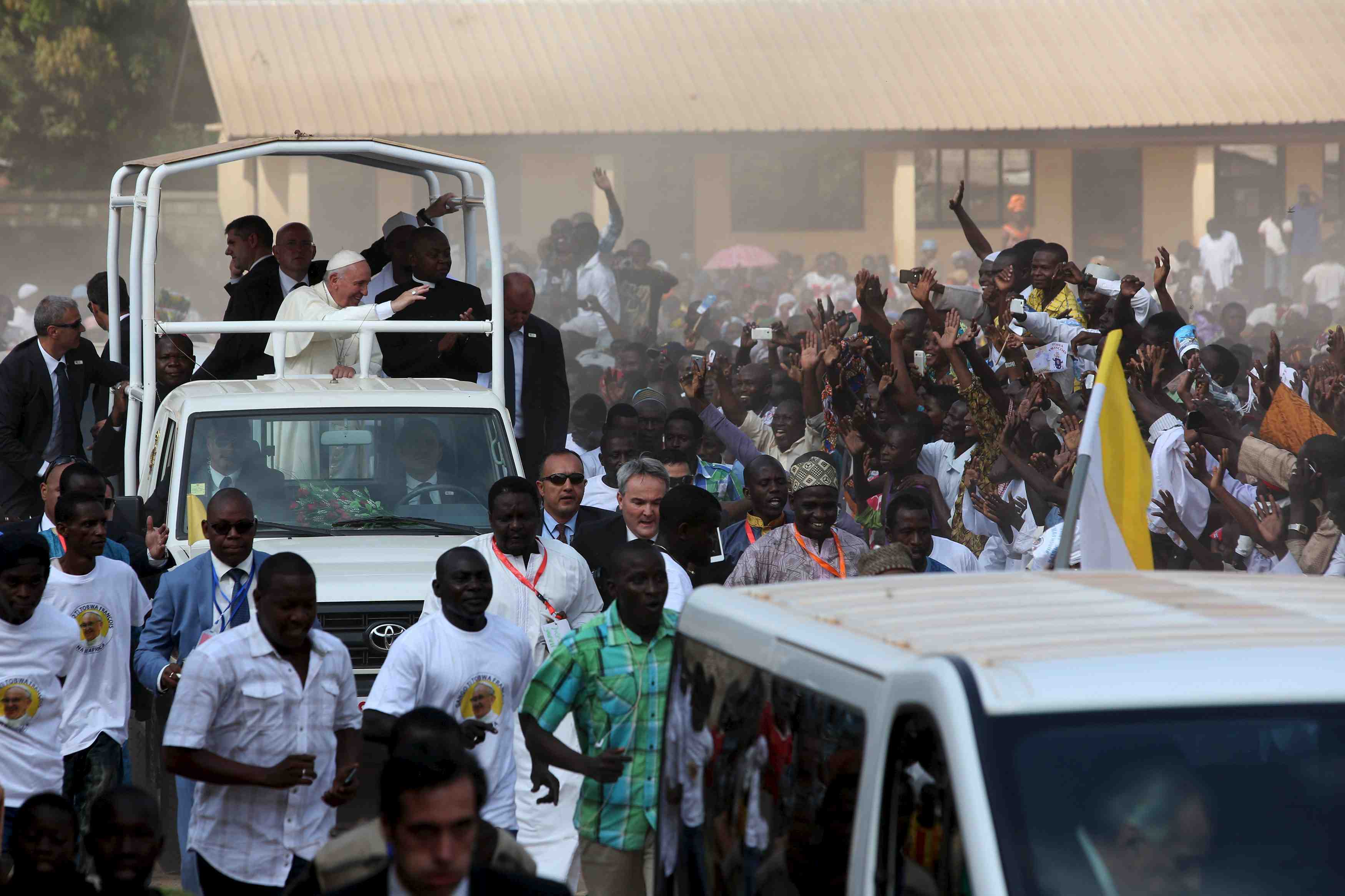 Le pape dans le quartier de pk5 a bangui
