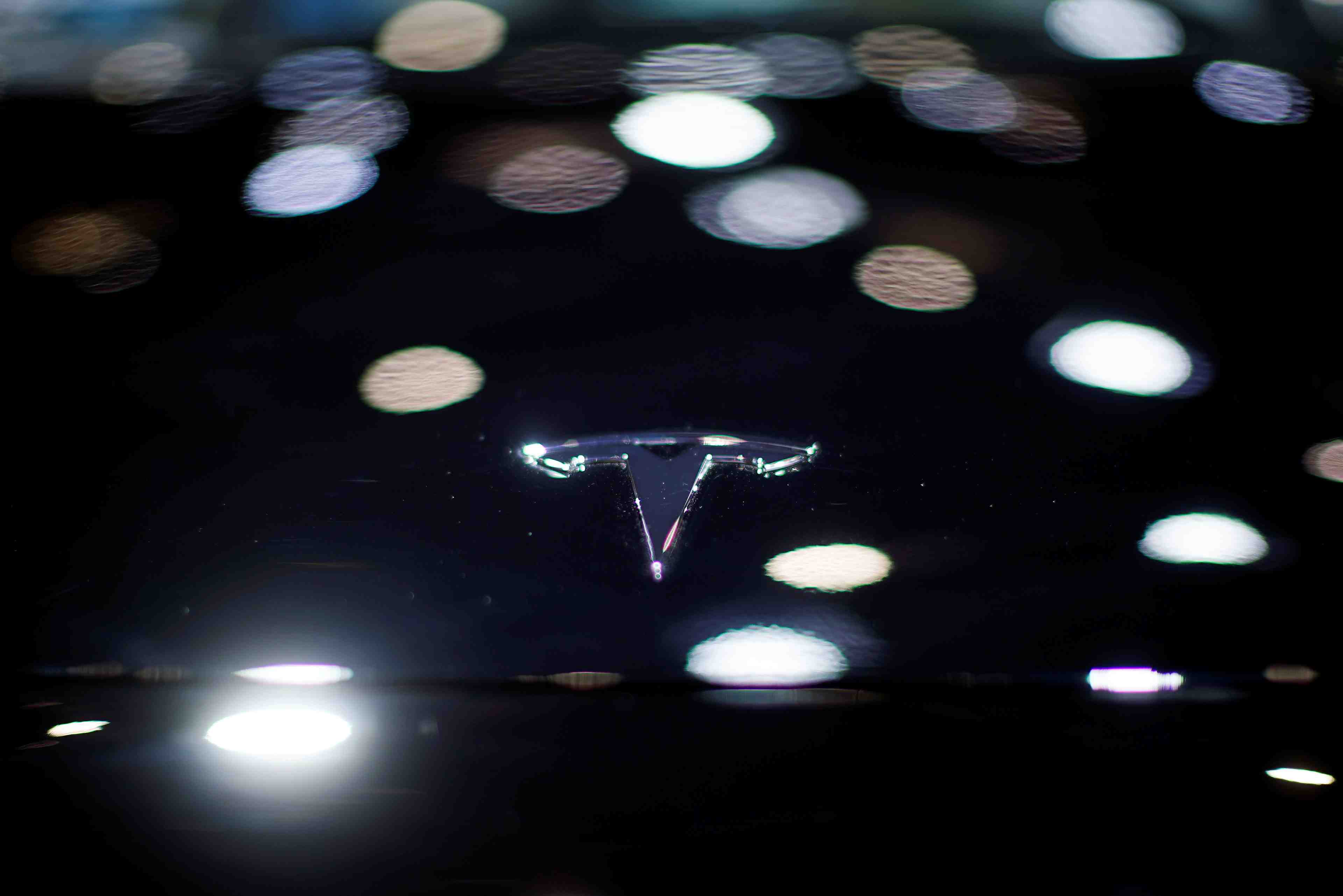 Tesla a suivre a wall street