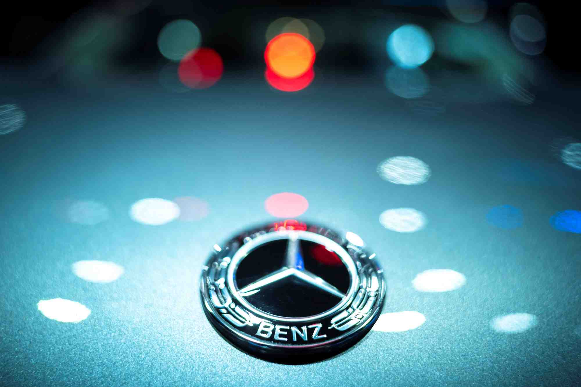 Inde: mercedes-benz mise sur les "nouveaux millionnaires" pour ses ventes haut de gamme
