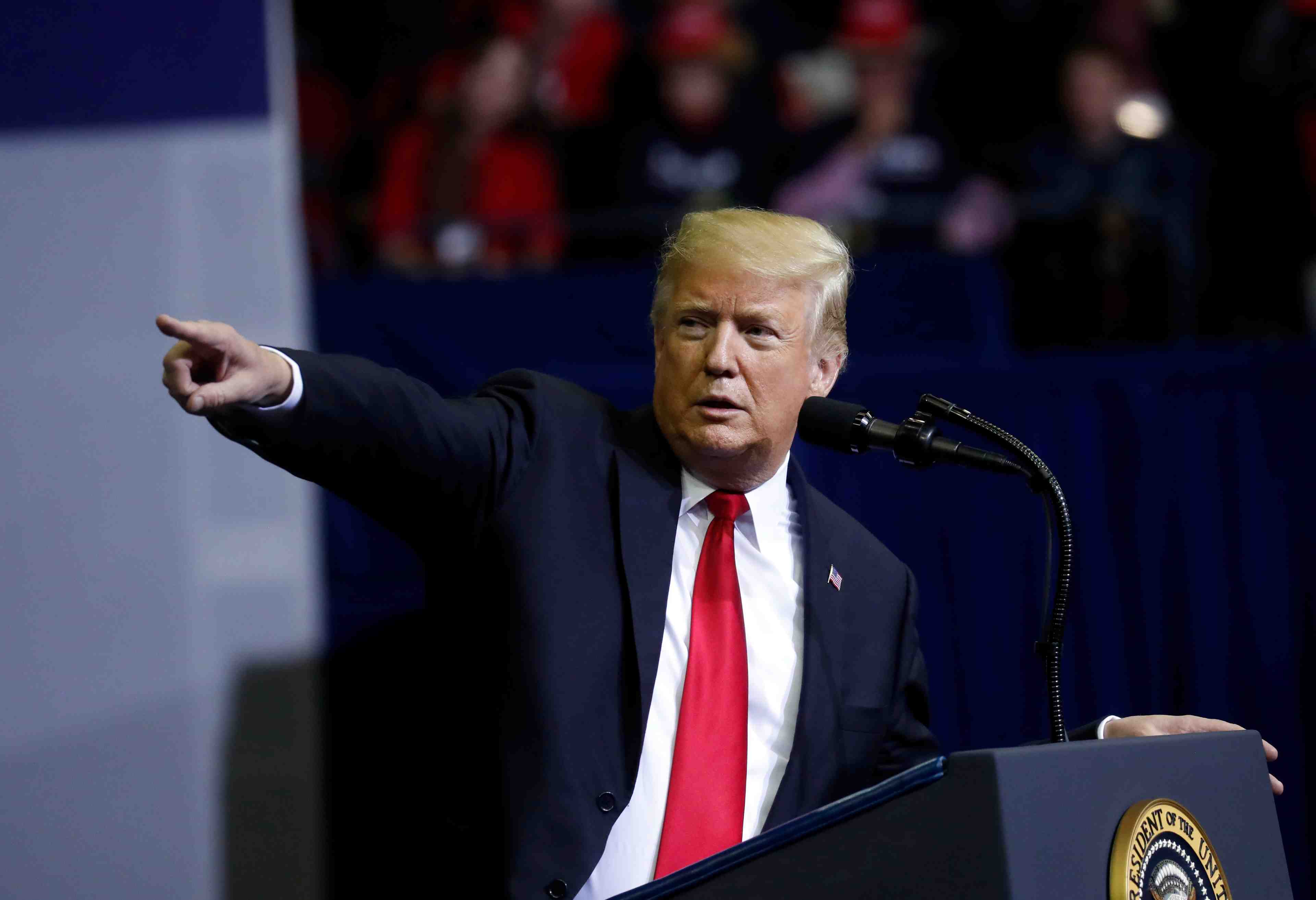 Midterms aux usa: les democrates face au piege fatal de l'"impeachment"