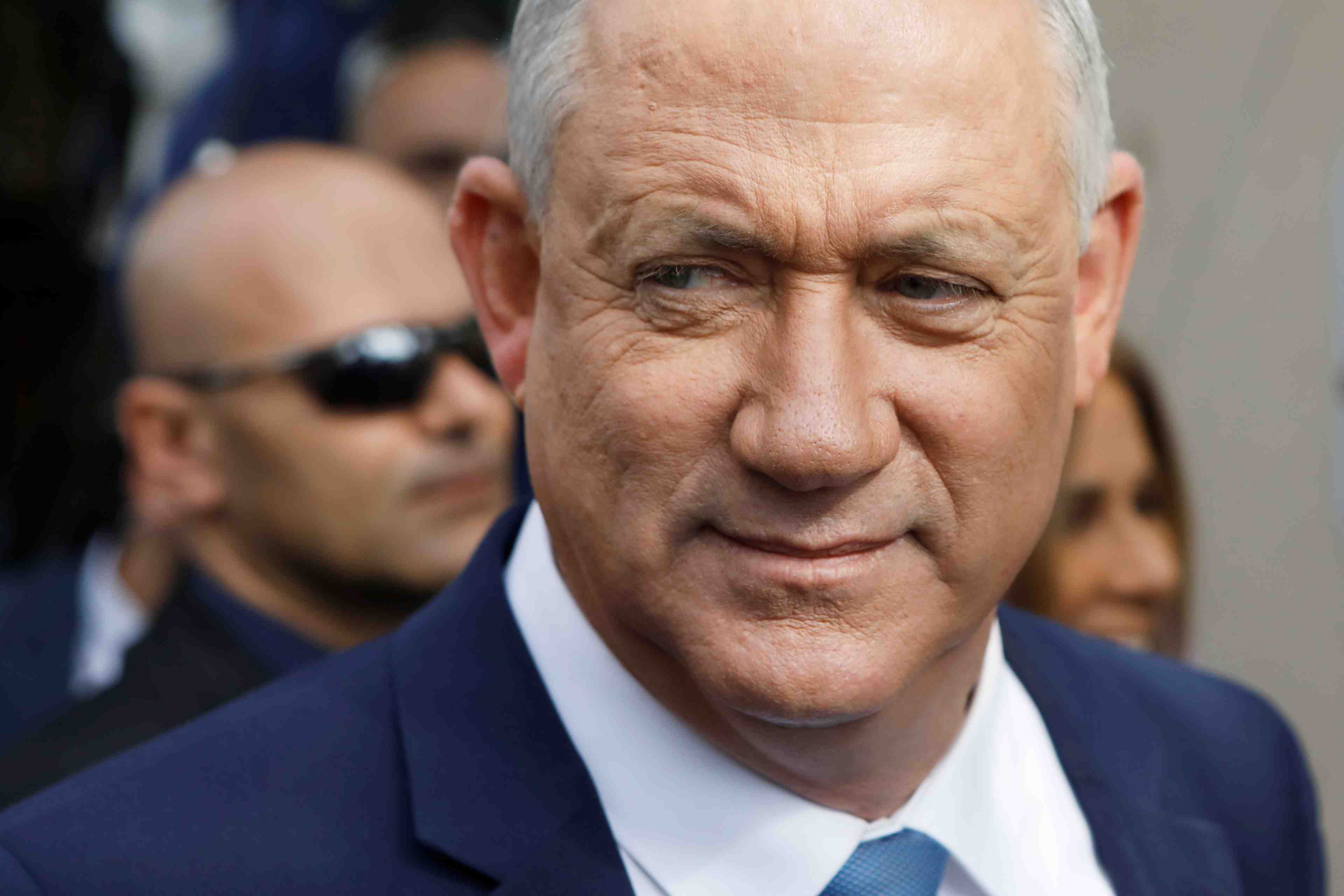 Israel interrompt les livraisons de carburants a gaza