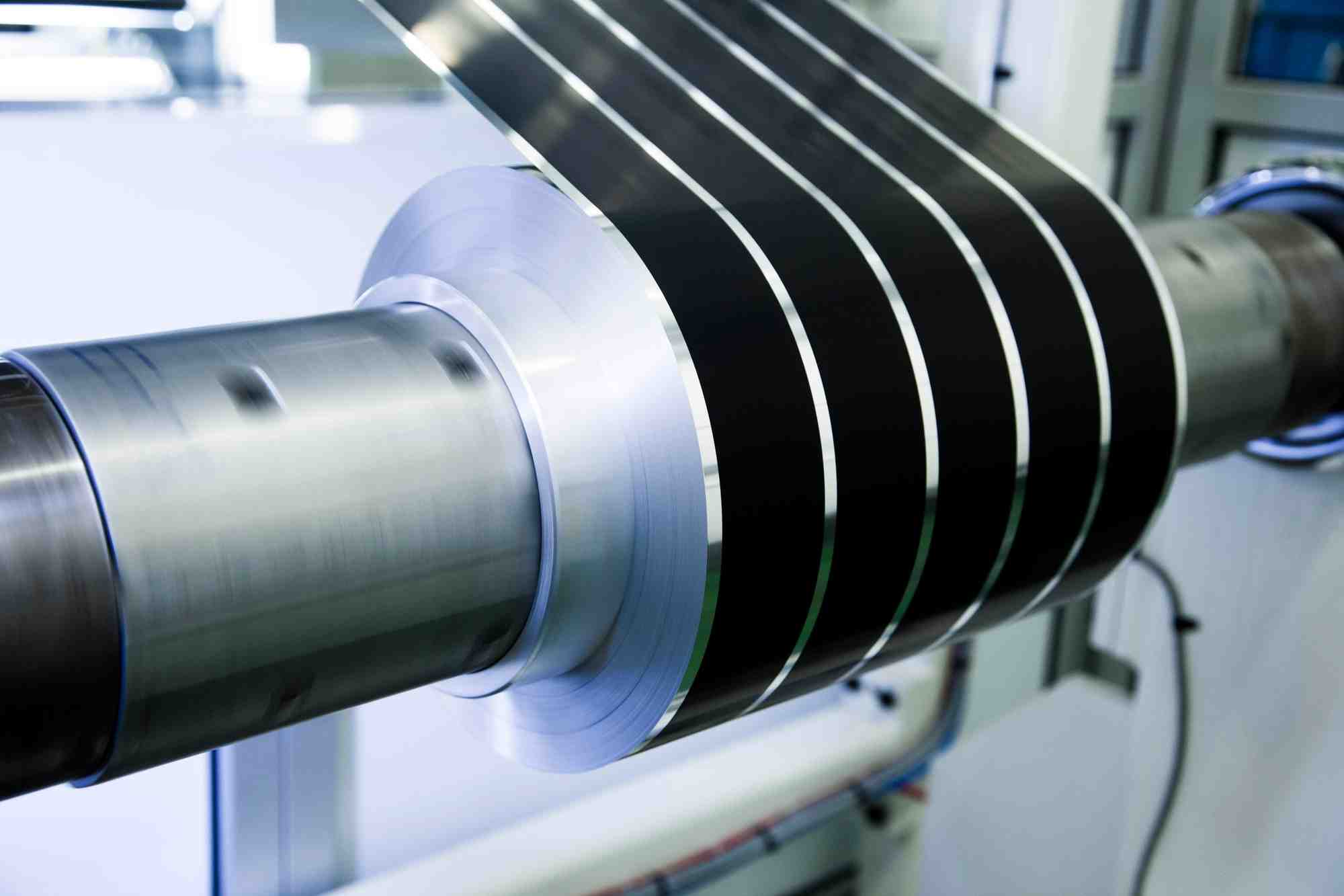 En investissant 35 millions d'euros à la Chevrolière, près de Nantes, Armor Group permet à Armor Battery Film de multiplier par cinq ses capacités de production et de contribuer à la reindustrialisation de la France.