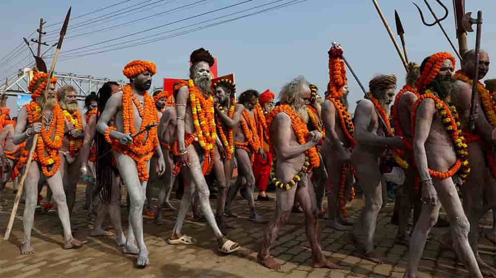Une procession religieuse a eu lieu avant le festival Mahâ Kumbh Mela à Prayagraj, le 1ᵉʳ janvier 2024.