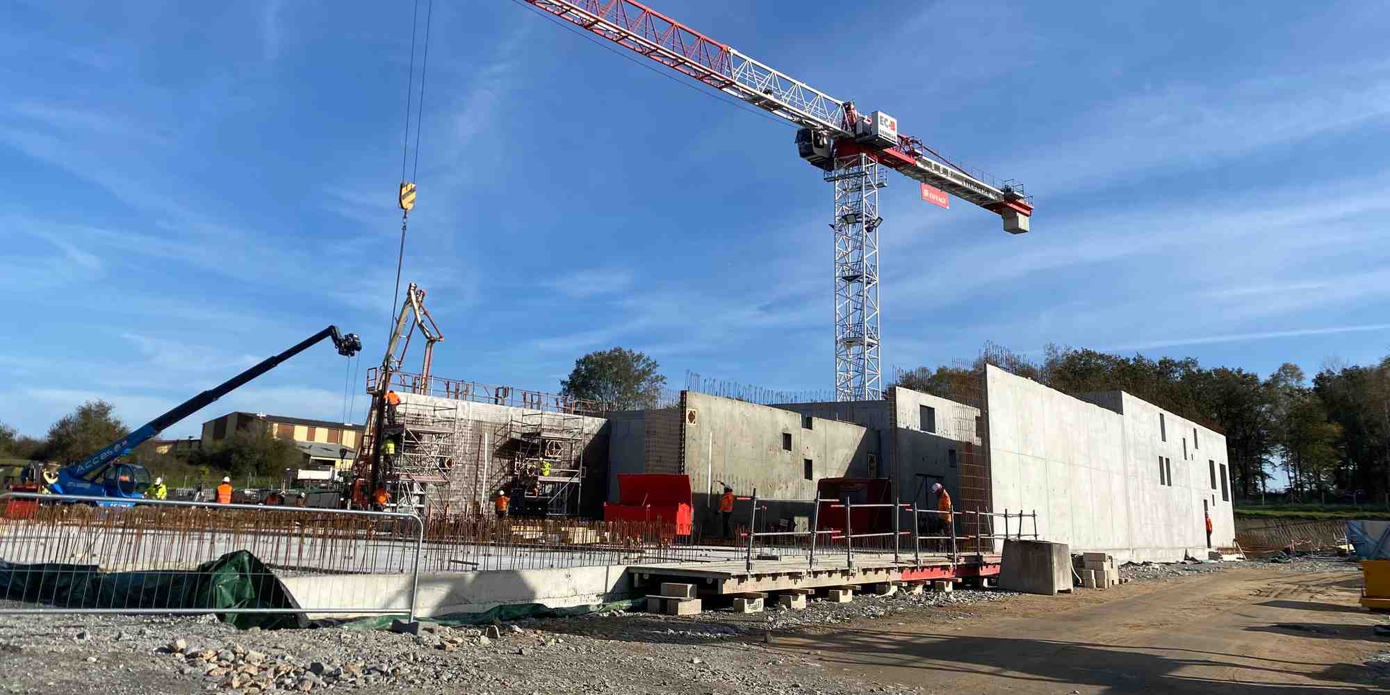Le bâtiment de 7.000 m2 sera opérationnel en 2027 pour produire ensuite 100.000 doses de médicaments par an dans les laboratoires d'Orano Med à Plano aux Etats-Unis et Onnaing près de Valenciennes.