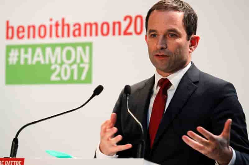 Hamon donne ses mesures de transparence en pleine affaire fillon