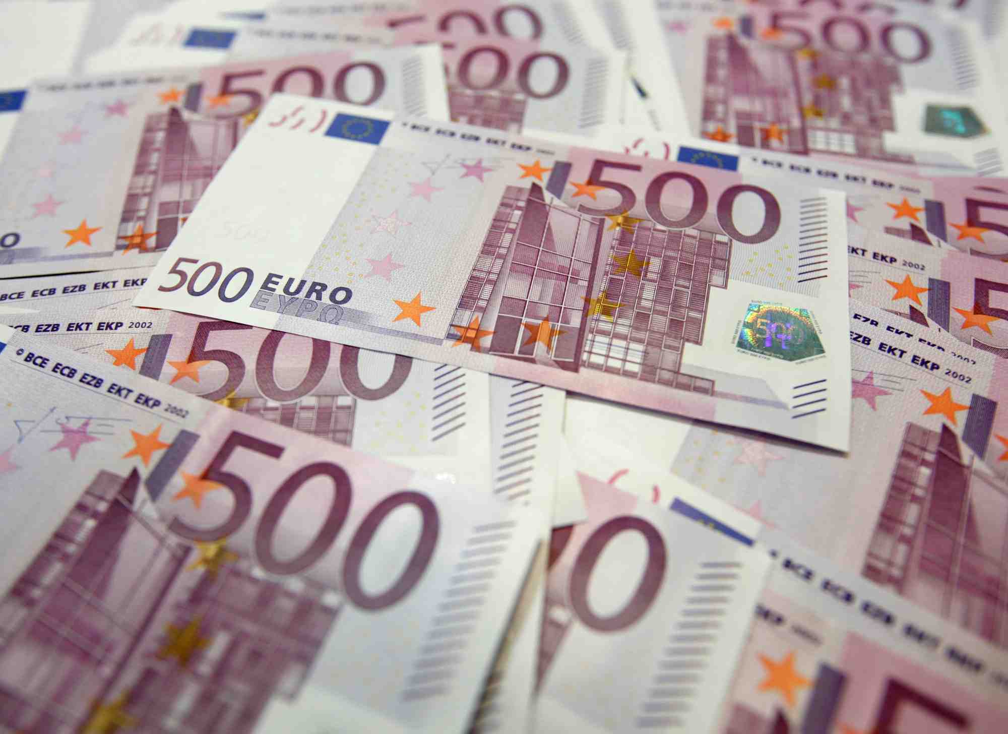 La Banque de France avait déjà observé un recul substantiel de 14,1 milliards d'euros les trois mois précédents.