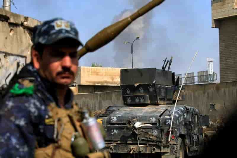 Les forces irakiennes reprennent un deuxieme pont a mossoul