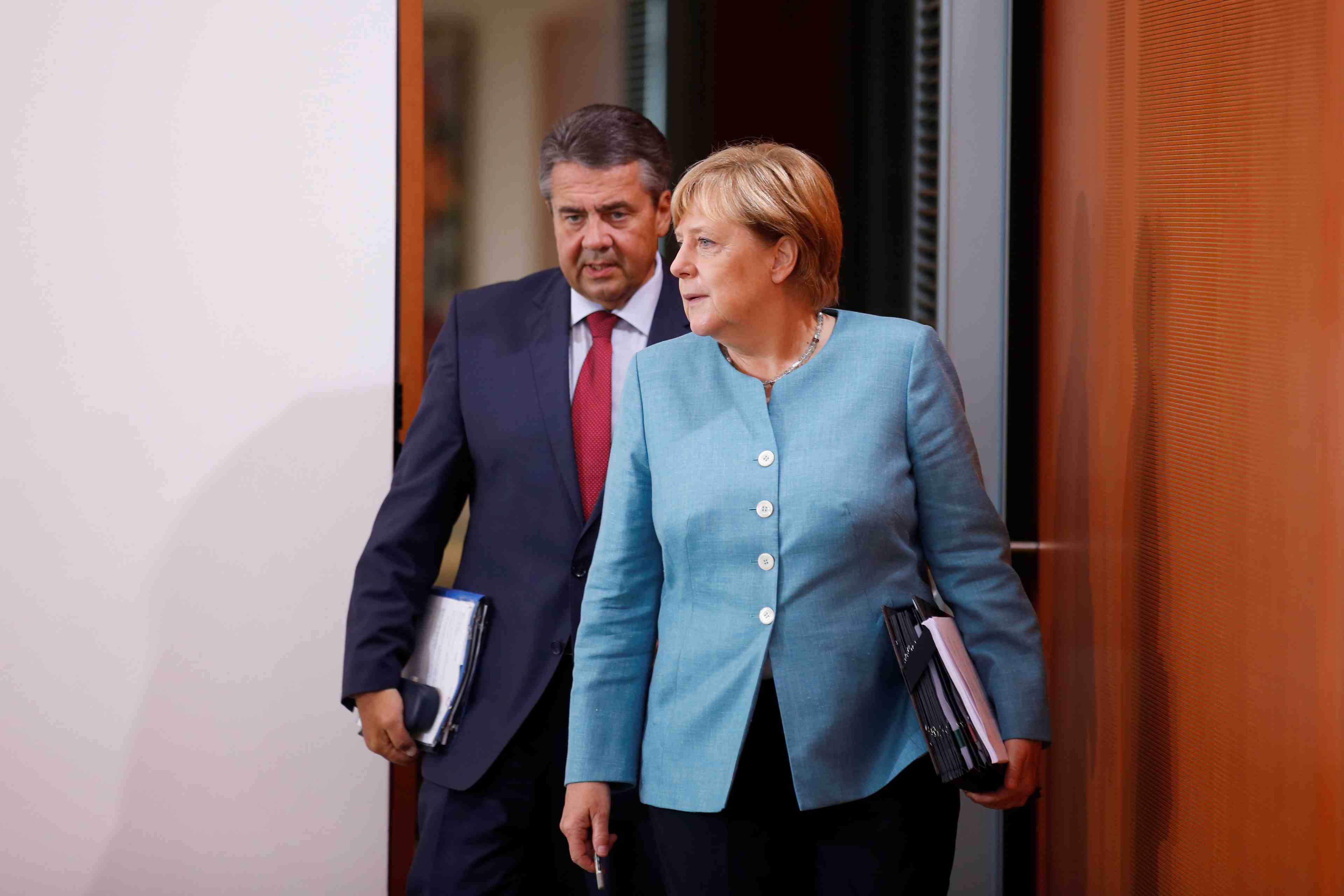 Merkel rejette un embargo sur les livraisons d'armes a ankara