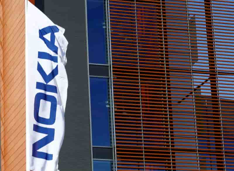 Nokia veut supprimer jusqu'a 310 postes et arrete sa camera 3d