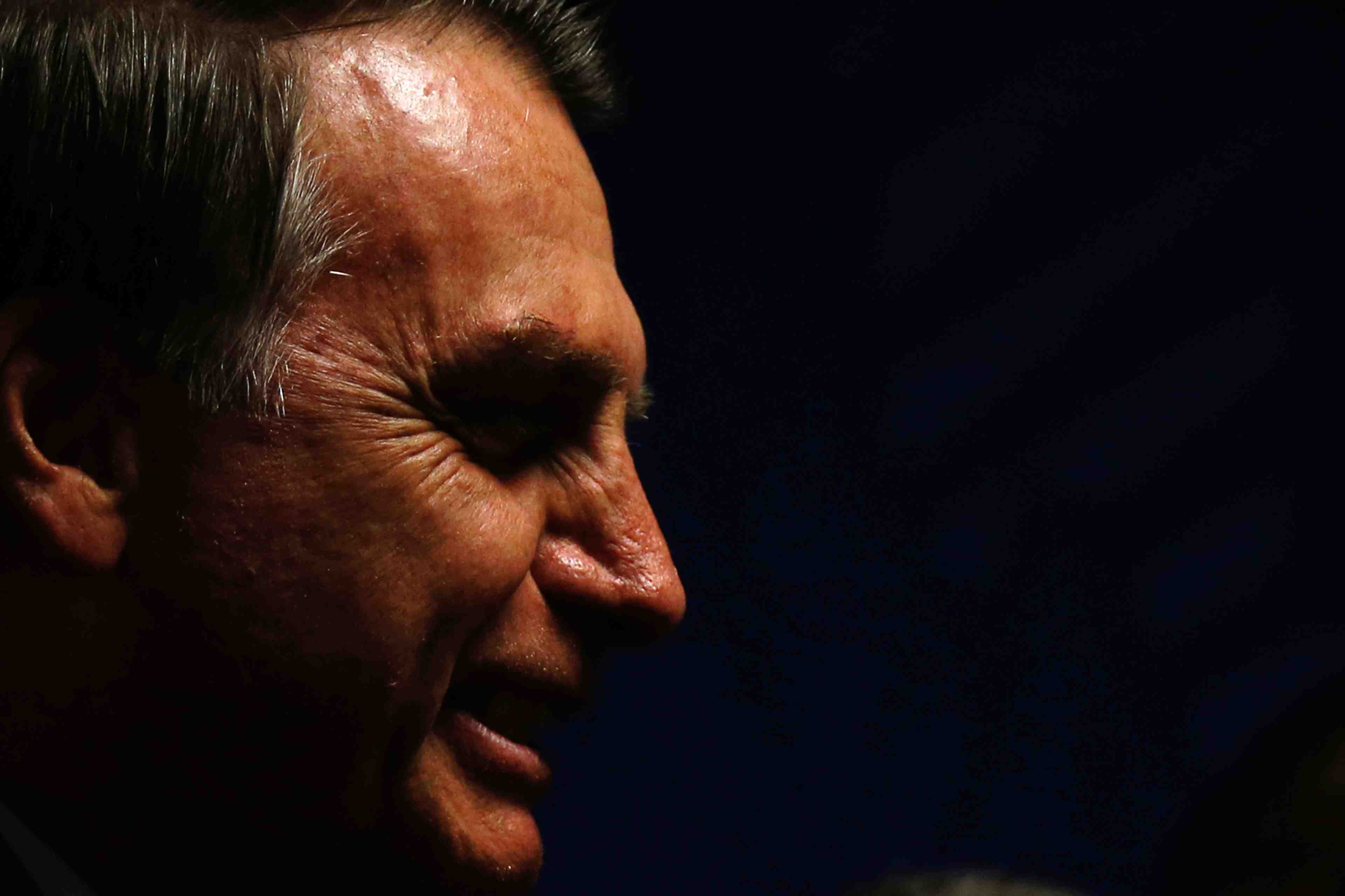 Bresil: bolsonaro signe un projet de loi ouvrant le marche interieur aerien