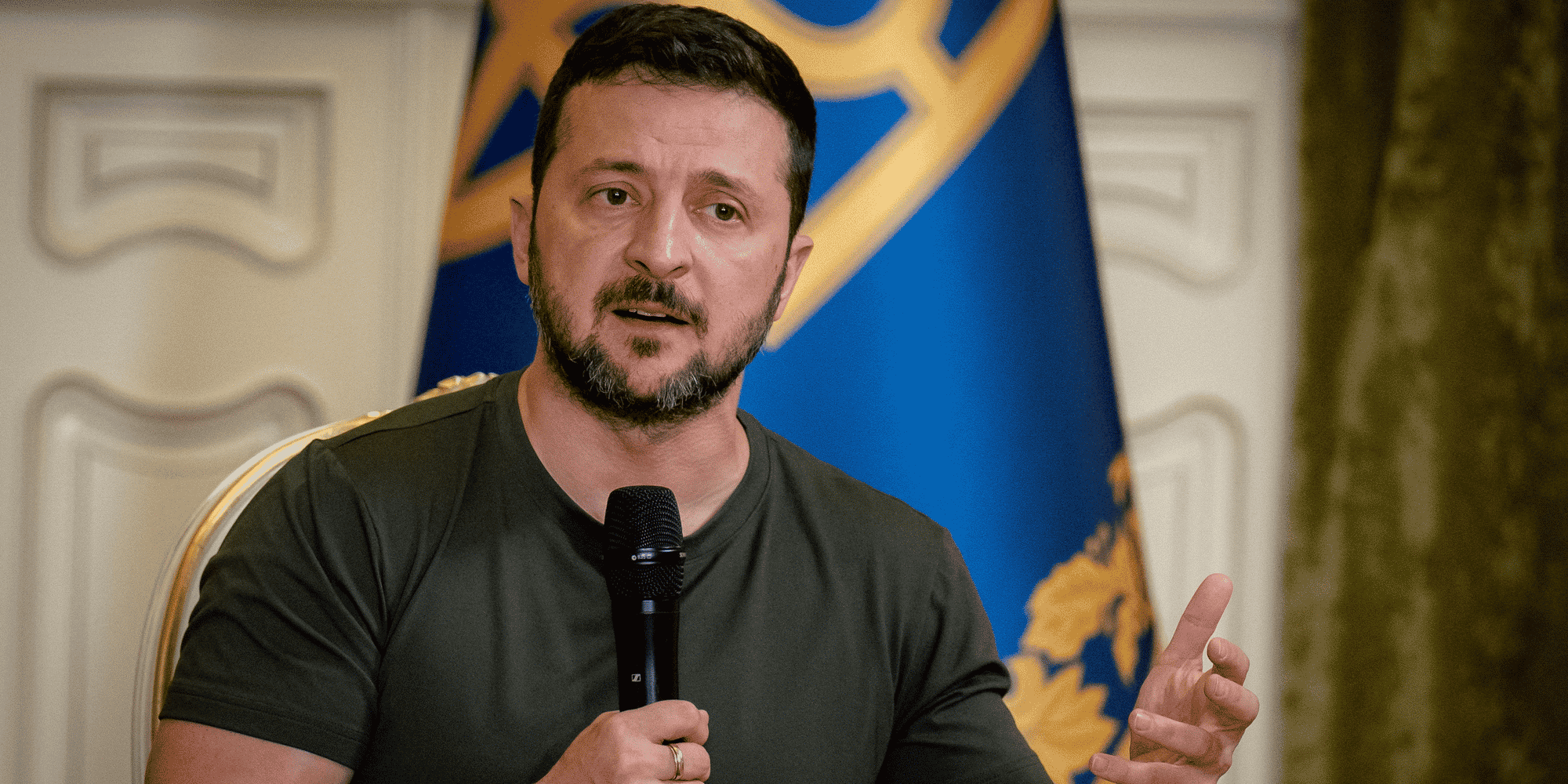 « Le général (Oleksandre) Syrsky a fait état du renforcement des positions de nos forces dans la région de Koursk et de l'extension du territoire stabilisé », s'est félicité ce samedi Volodymyr Zelensky.