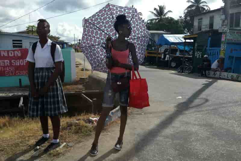 Fronde des elus et appel a la greve generale en guyane