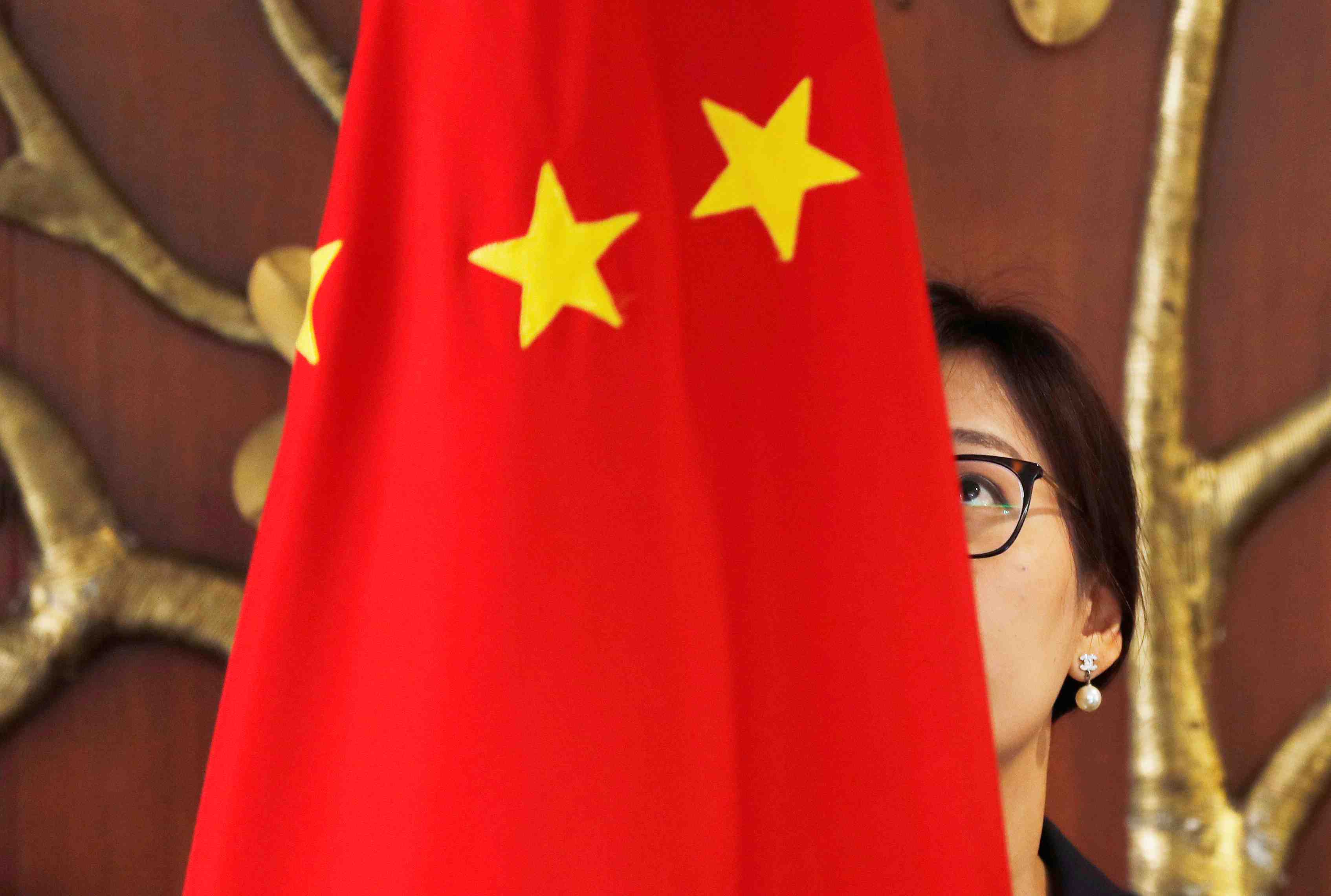 Chine: rebond des exportations mais les importations chutent