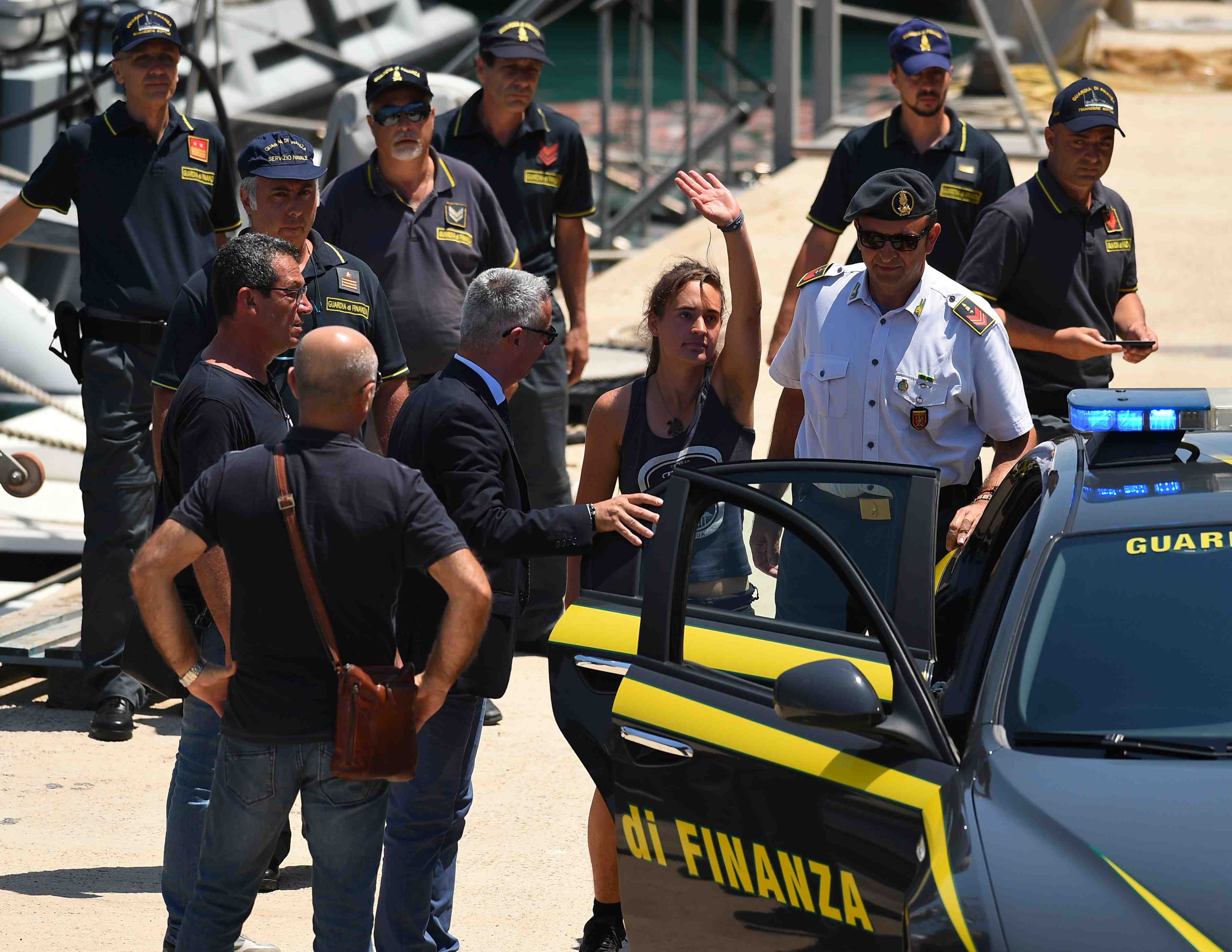Italie: l'assignation a residence de la capitaine du sea-watch levee